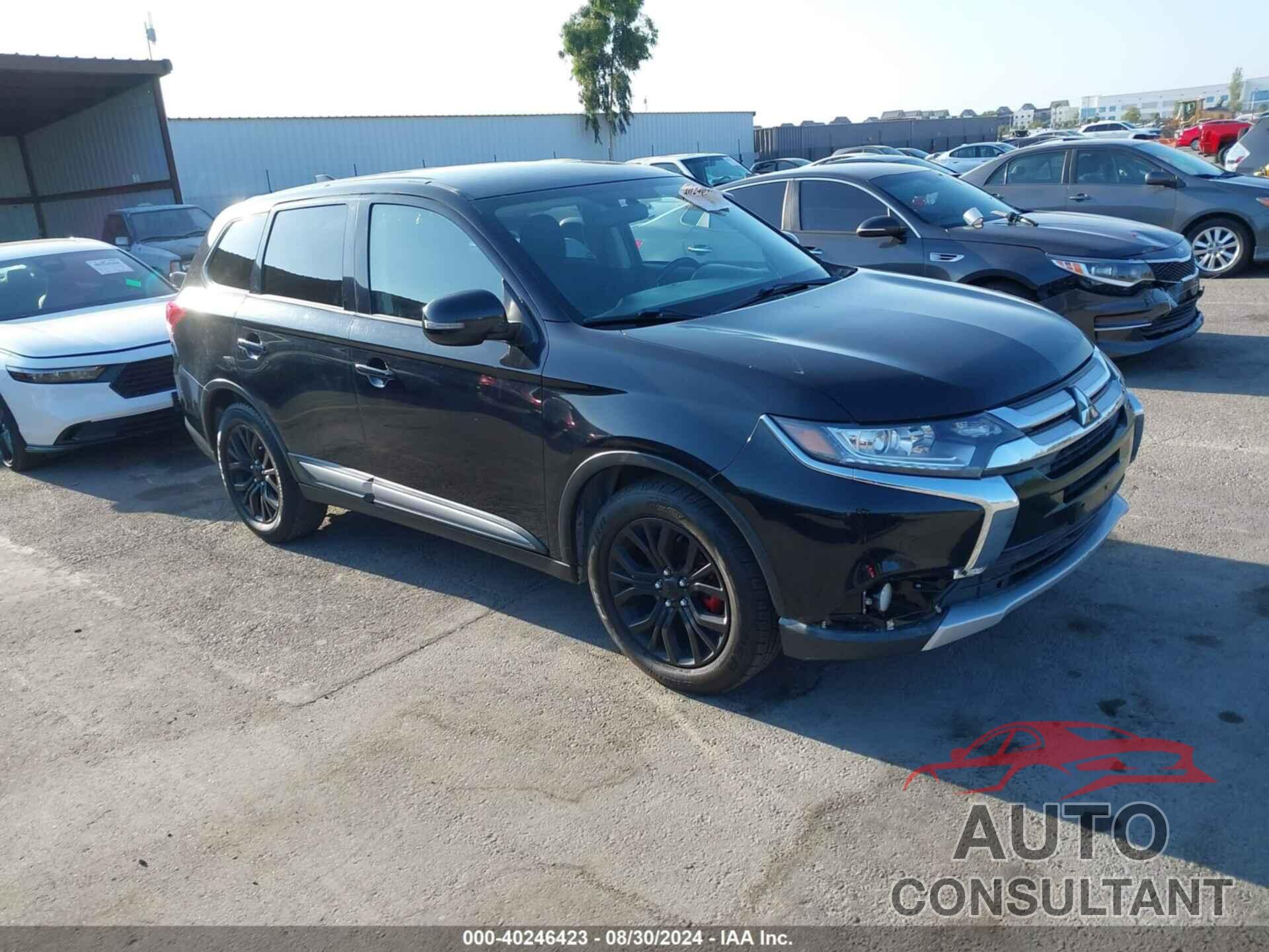 MITSUBISHI OUTLANDER 2018 - JA4AD3A35JZ003891