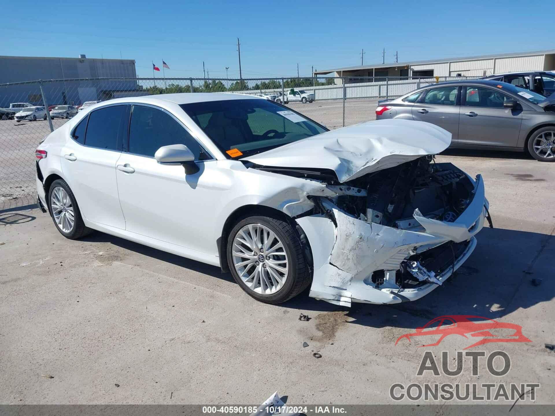 TOYOTA CAMRY 2018 - 4T1B11HK7JU149111