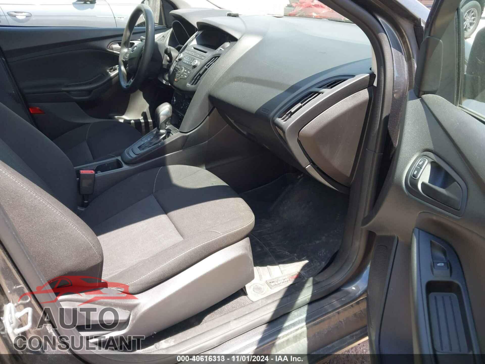 FORD FOCUS 2017 - 1FADP3E23HL339392