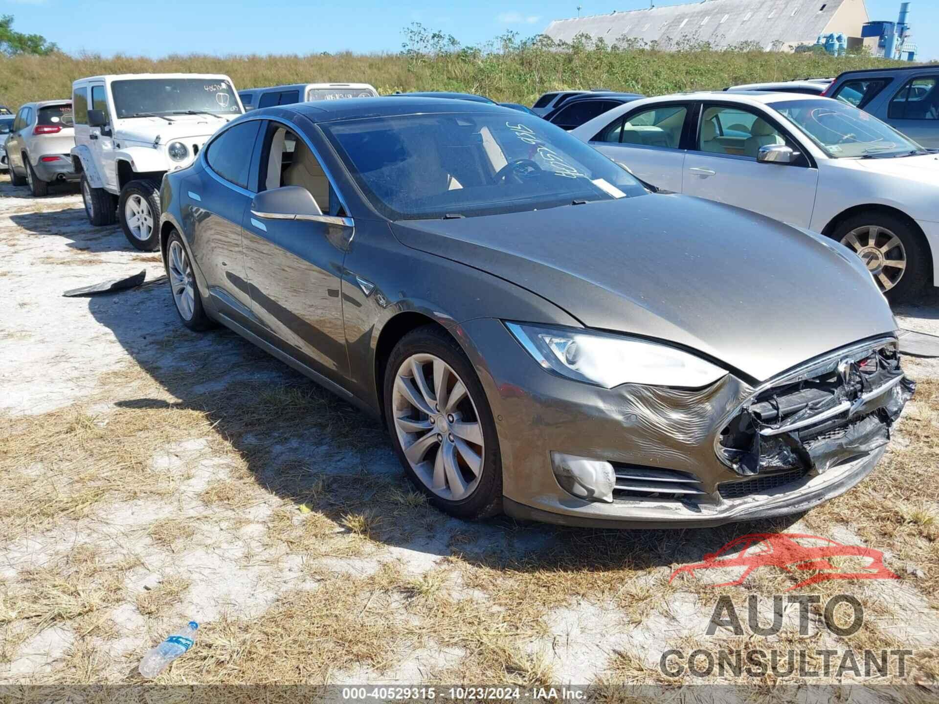 TESLA MODEL S 2015 - 5YJSA1H28FF082619