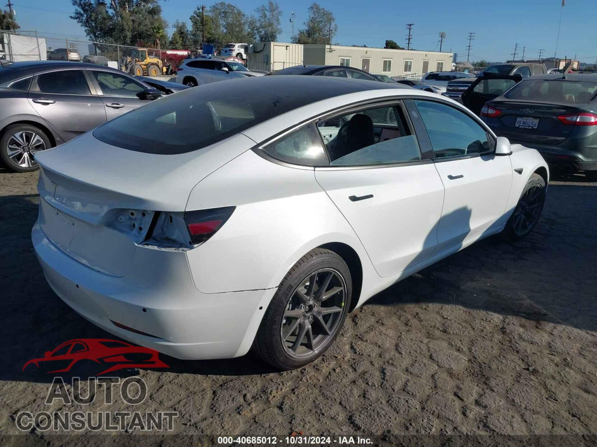 TESLA MODEL 3 2022 - 5YJ3E1EA4NF104389