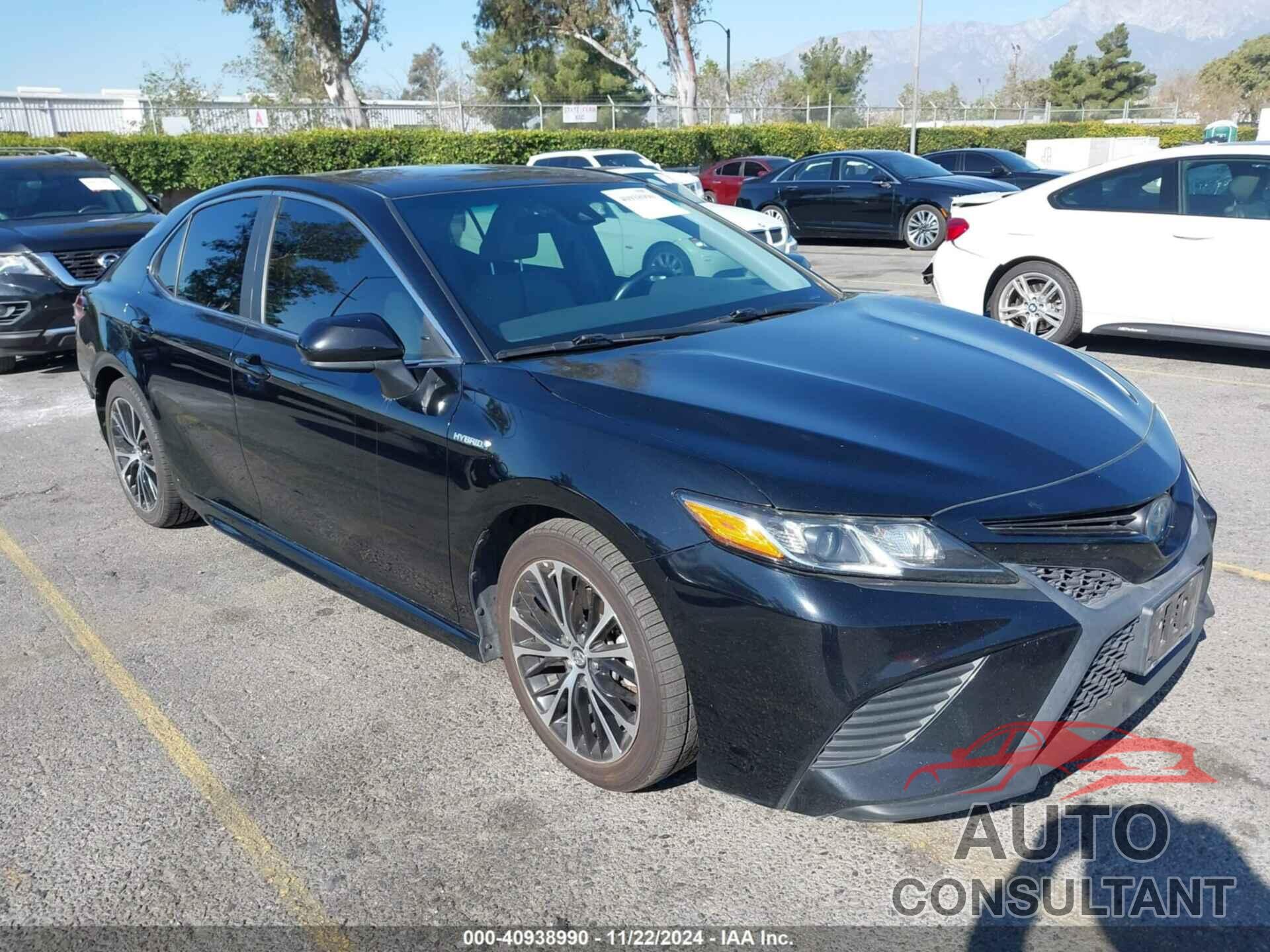 TOYOTA CAMRY HYBRID 2018 - 4T1B21HK8JU510715