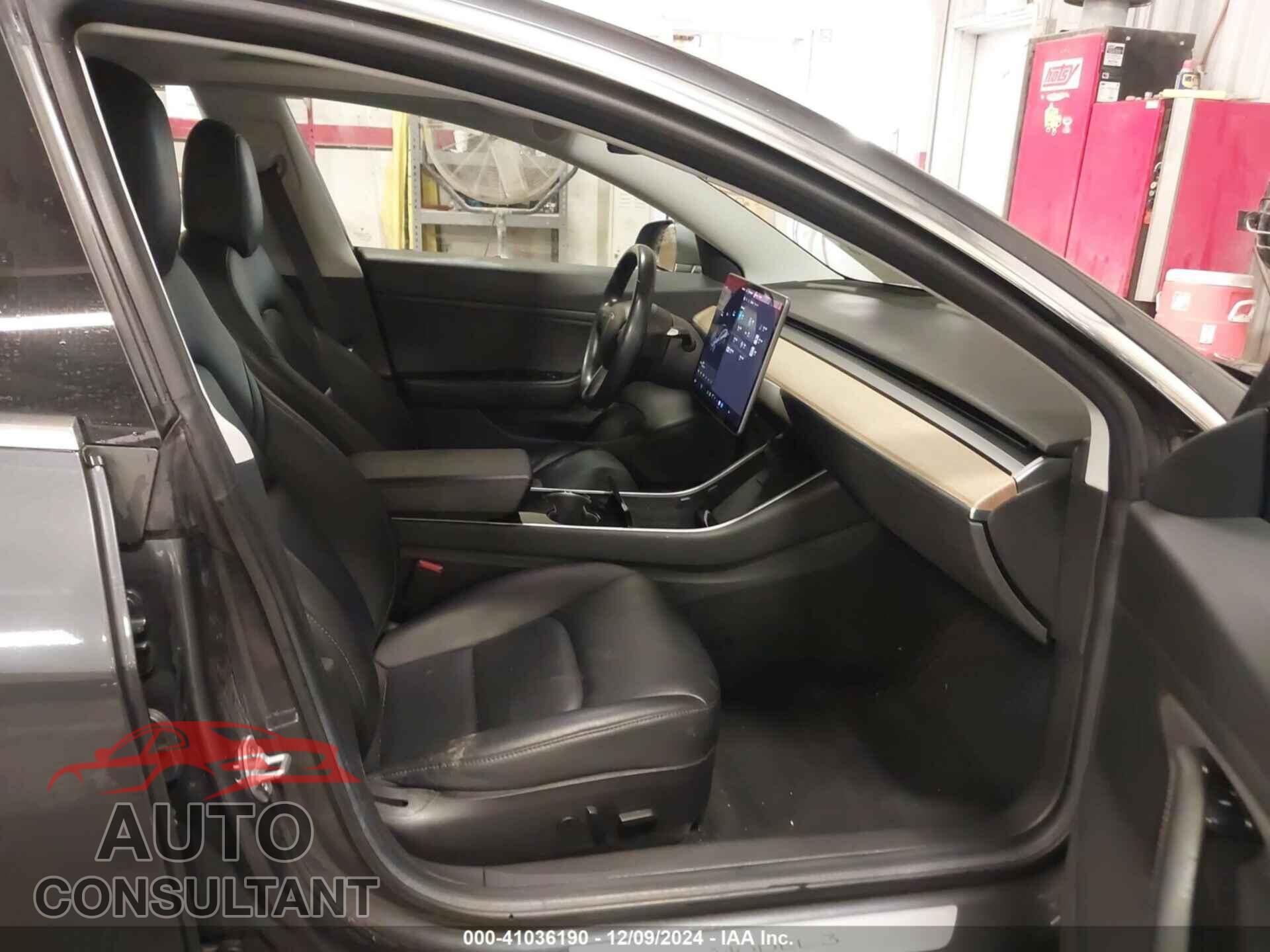 TESLA MODEL 3 2018 - 5YJ3E1EA2JF052853