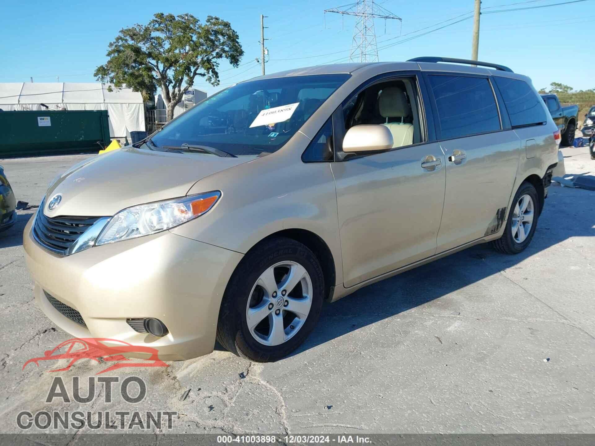 TOYOTA SIENNA 2013 - 5TDKK3DC8DS403185