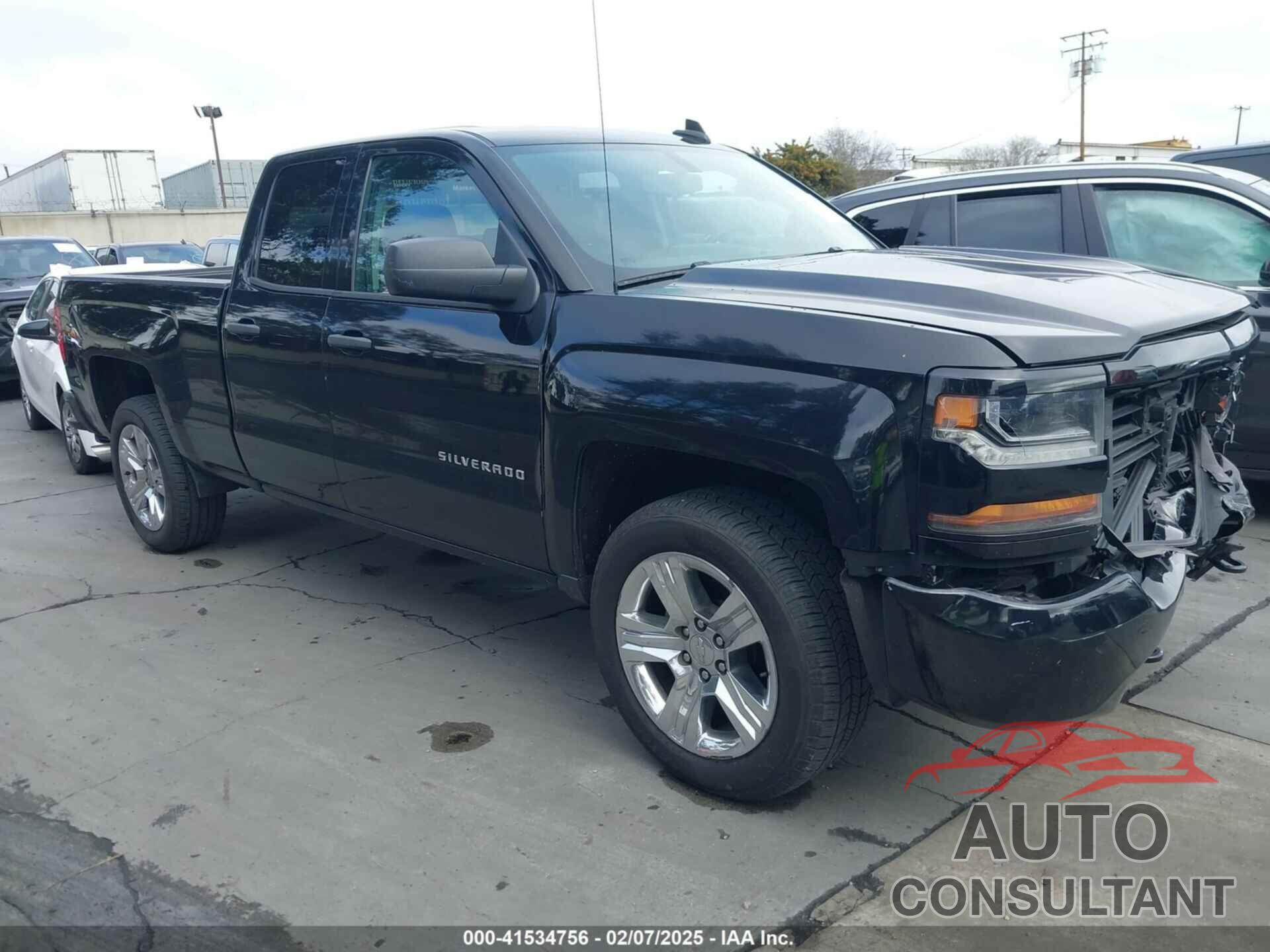 CHEVROLET SILVERADO 1500 2018 - 1GCRCPEC0JZ321723