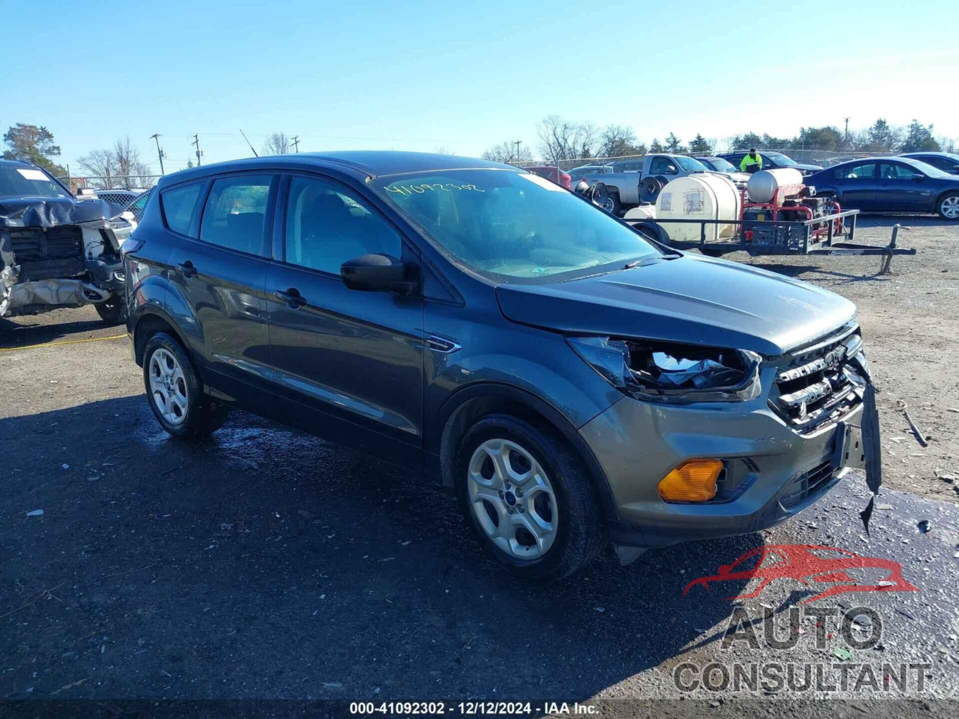 FORD ESCAPE 2018 - 1FMCU0F74JUD31384