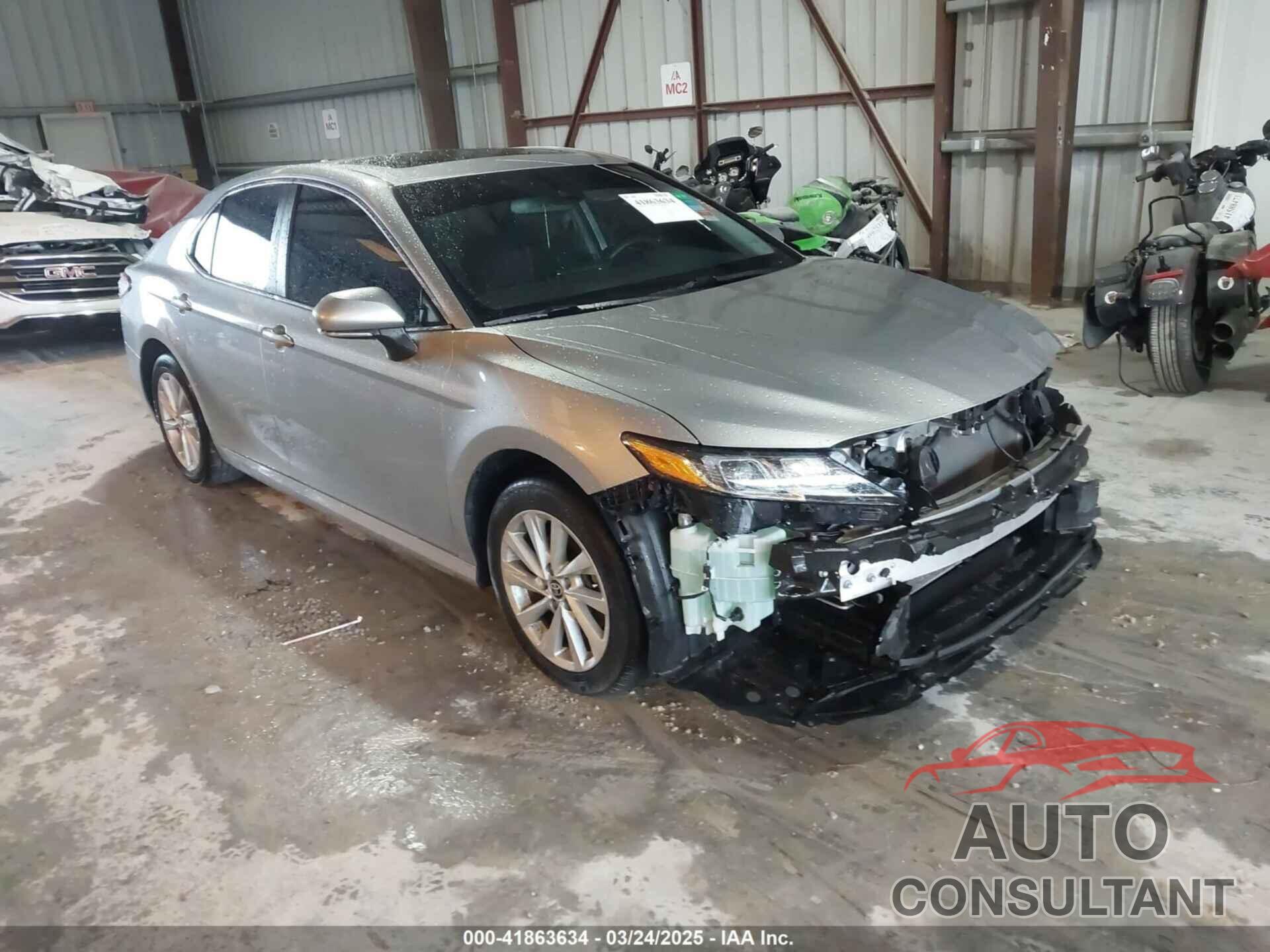 TOYOTA CAMRY 2022 - 4T1R11AK5NU632983