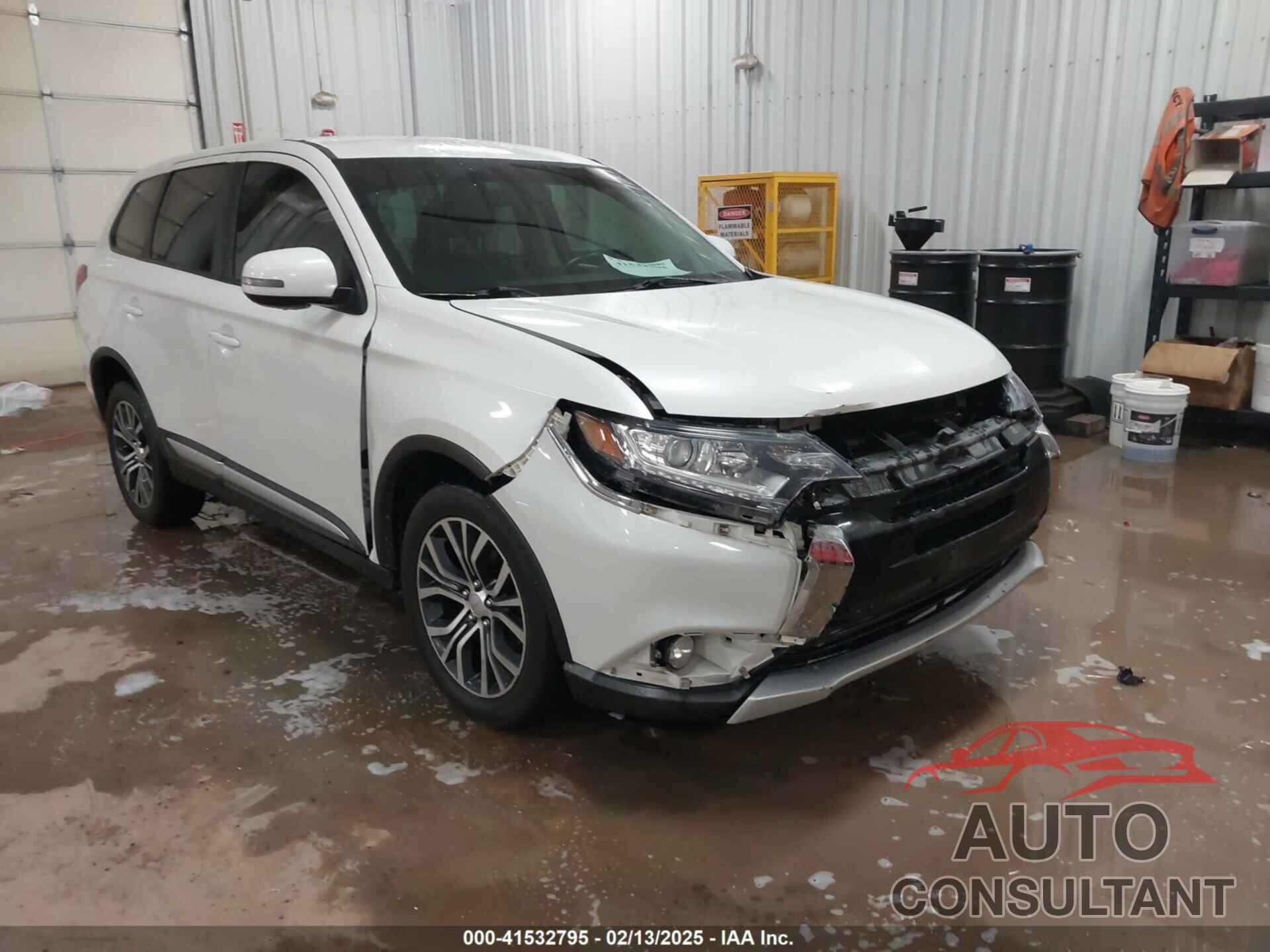 MITSUBISHI OUTLANDER 2018 - JA4AZ3A33JZ040715