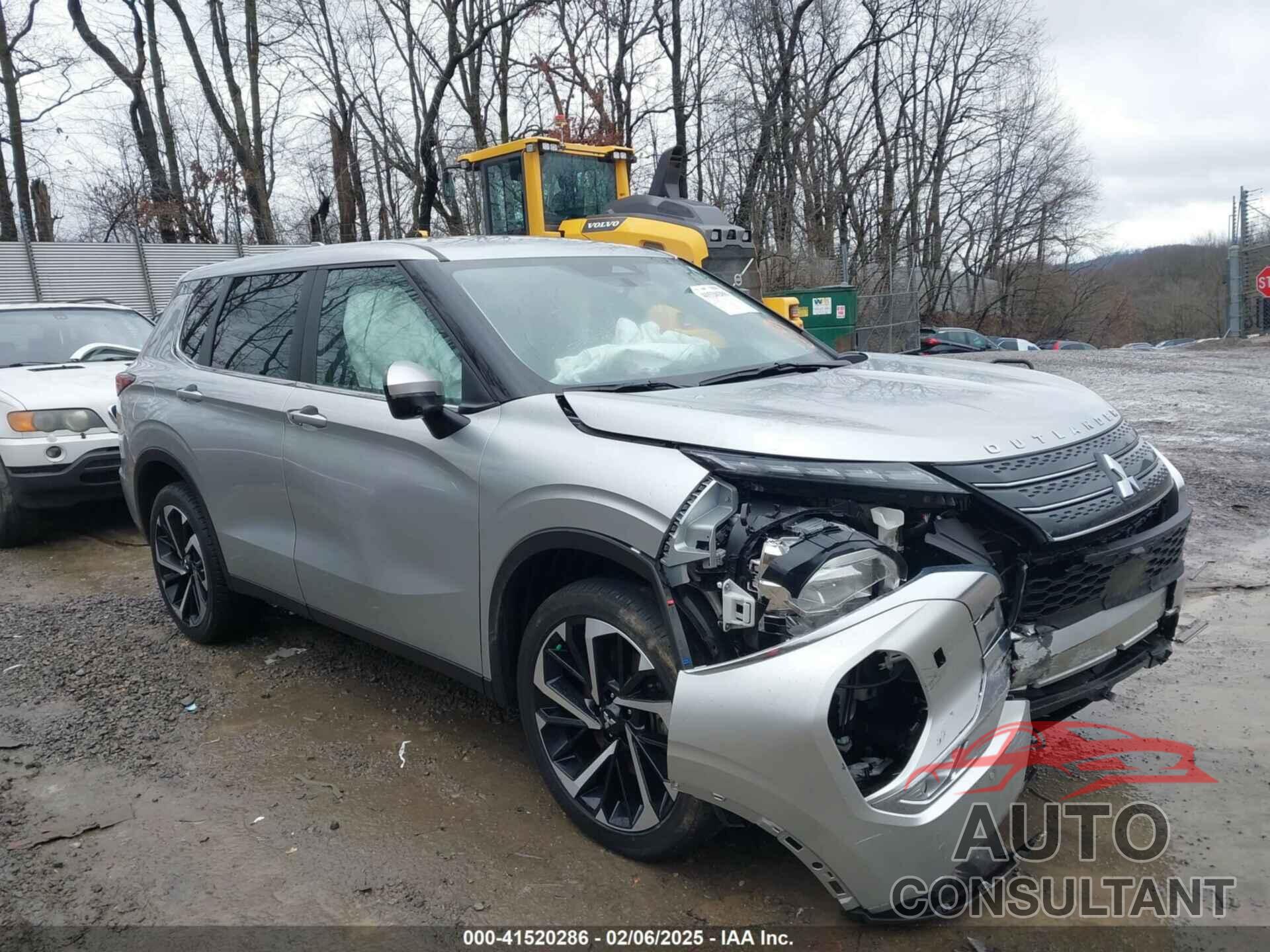 MITSUBISHI OUTLANDER 2023 - JA4J4UA84PZ018165