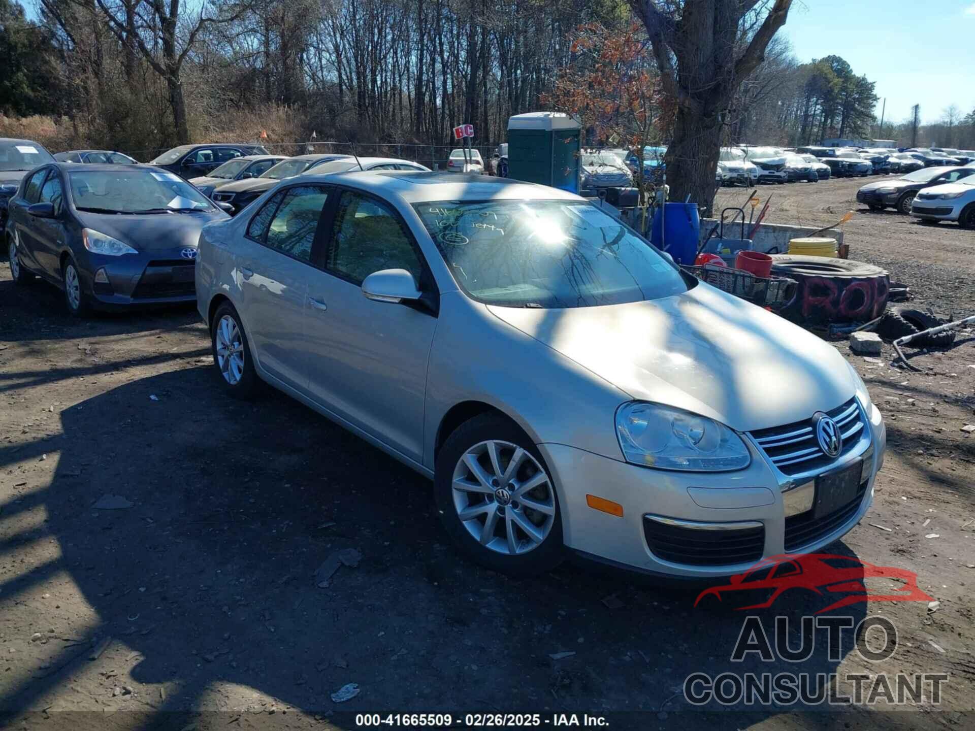 VOLKSWAGEN JETTA 2010 - 3VWRZ7AJ4AM103365