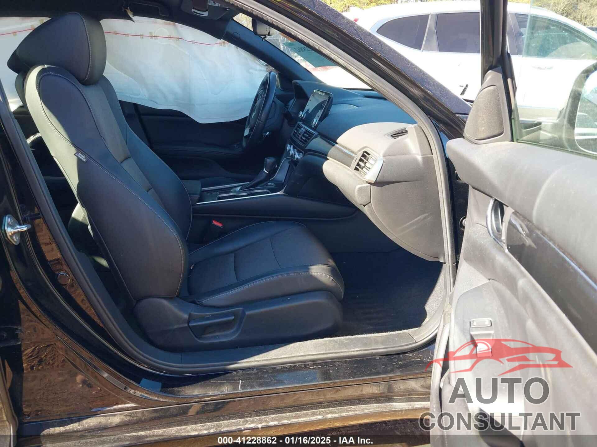 HONDA ACCORD 2018 - 1HGCV1F33JA158979