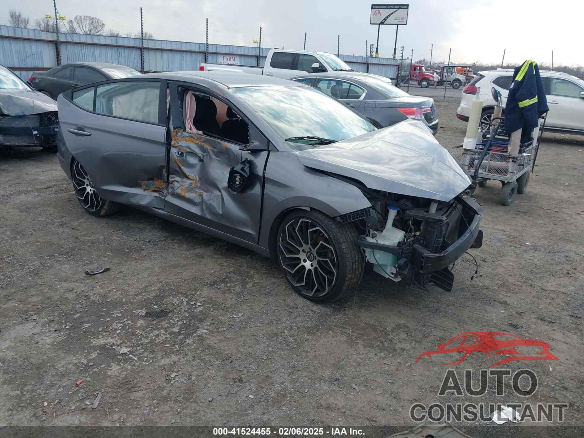 HYUNDAI ELANTRA 2019 - 5NPD74LFXKH416034
