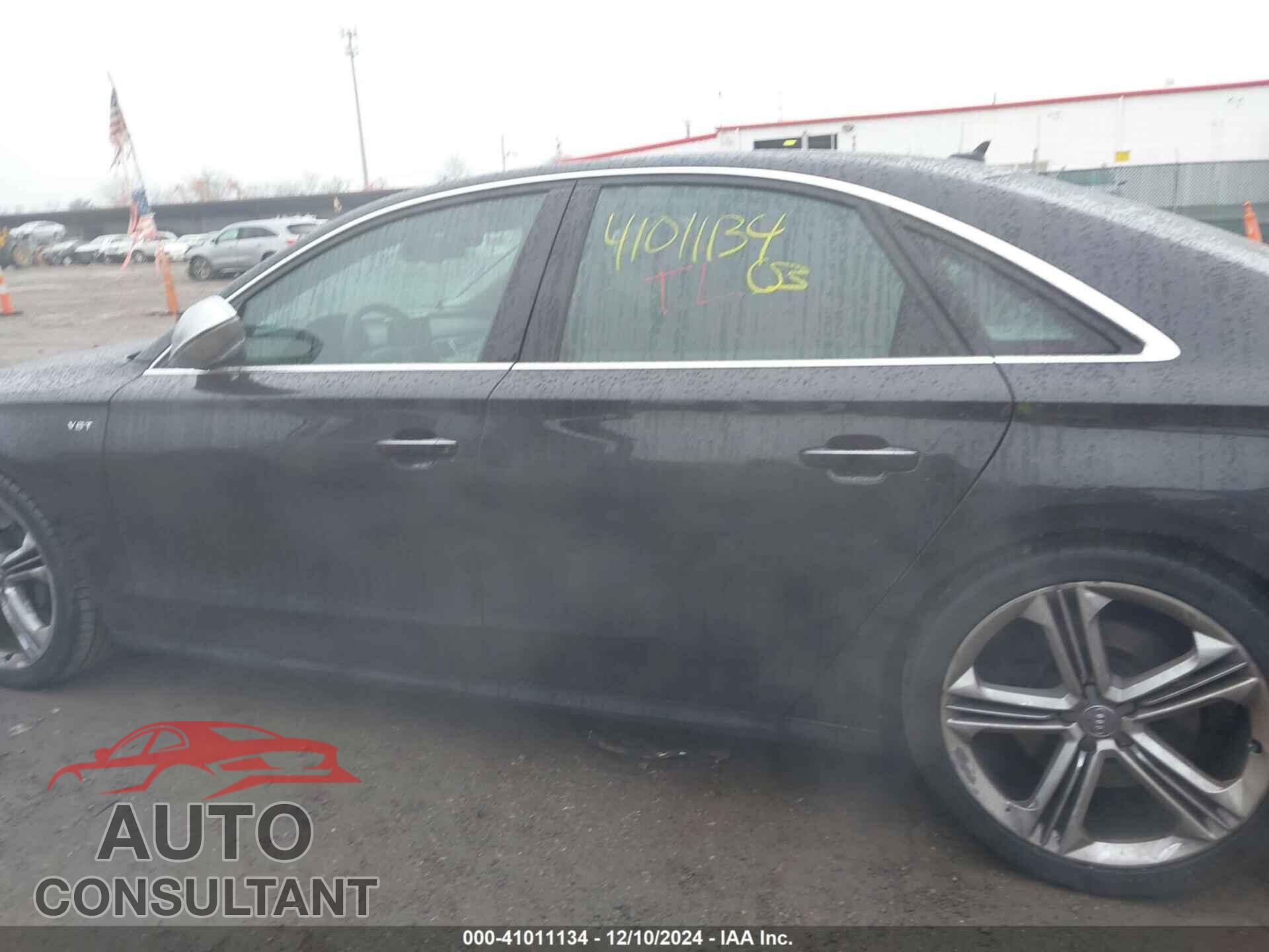 AUDI S8 2013 - WAUD2AFD2DN017724