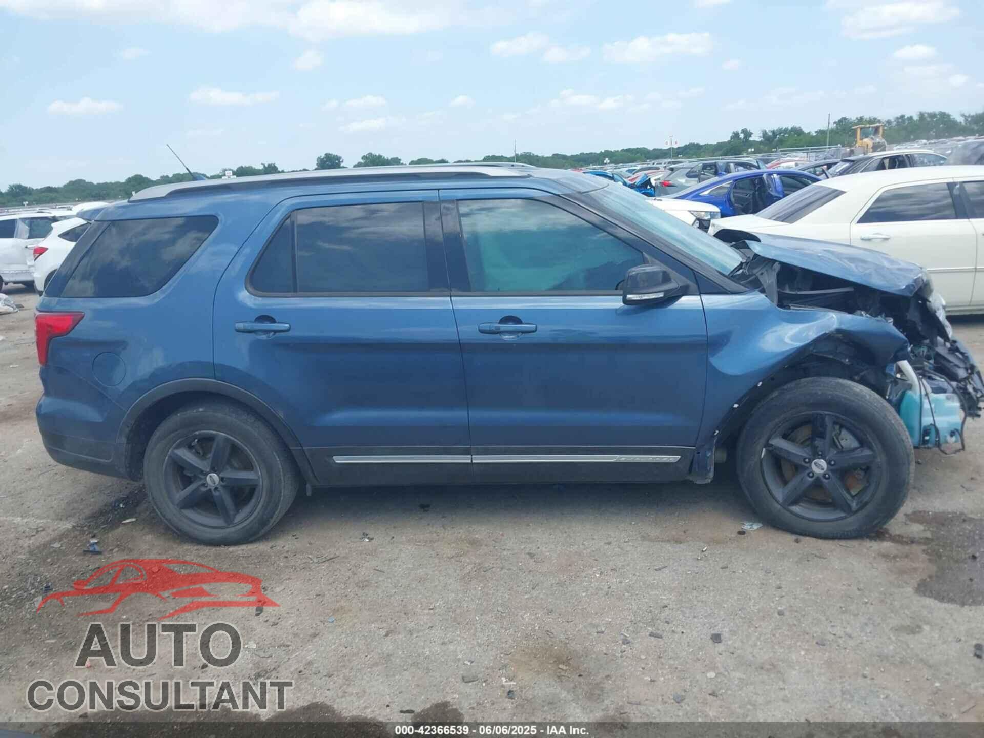 FORD EXPLORER 2018 - 1FM5K7D85JGB77656