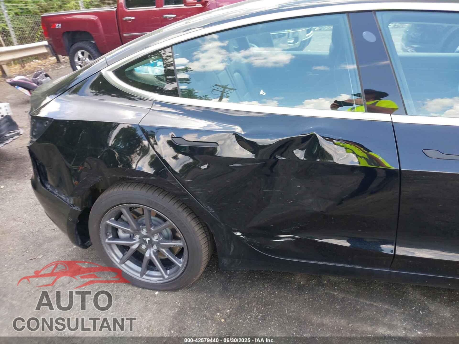 TESLA MODEL 3 2018 - 5YJ3E1EA4JF166045