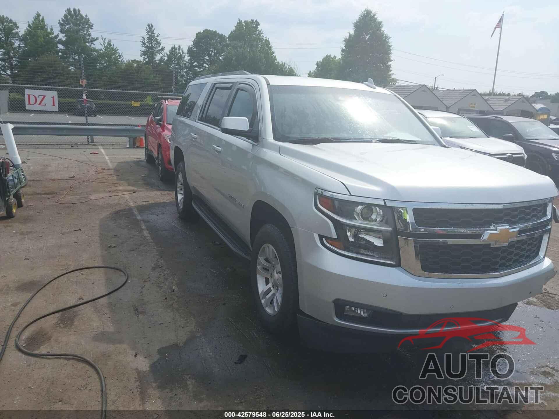 CHEVROLET SUBURBAN 2019 - 1GNSKHKC6KR368147