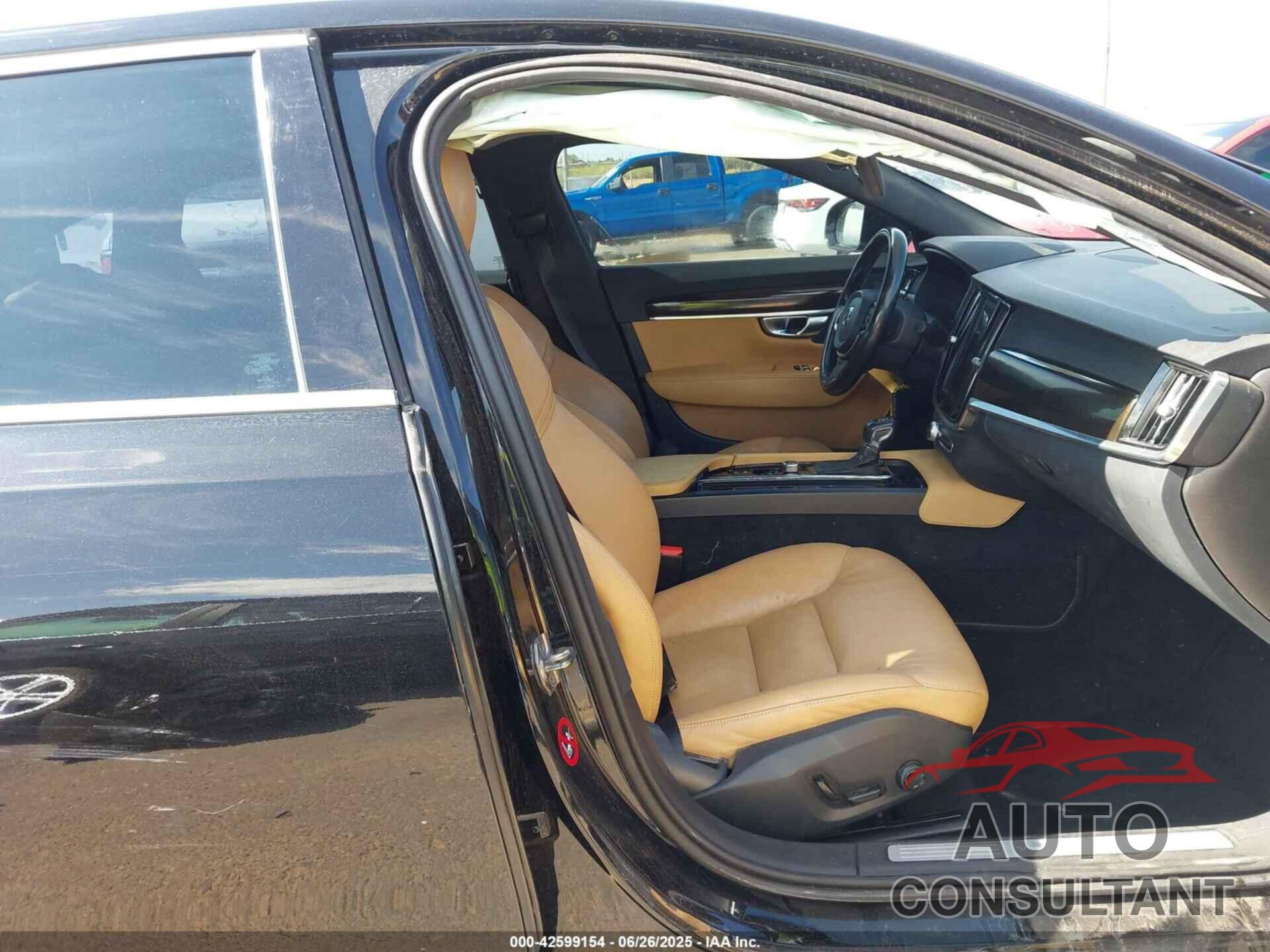 VOLVO S90 2018 - LVY982MK6JP028281