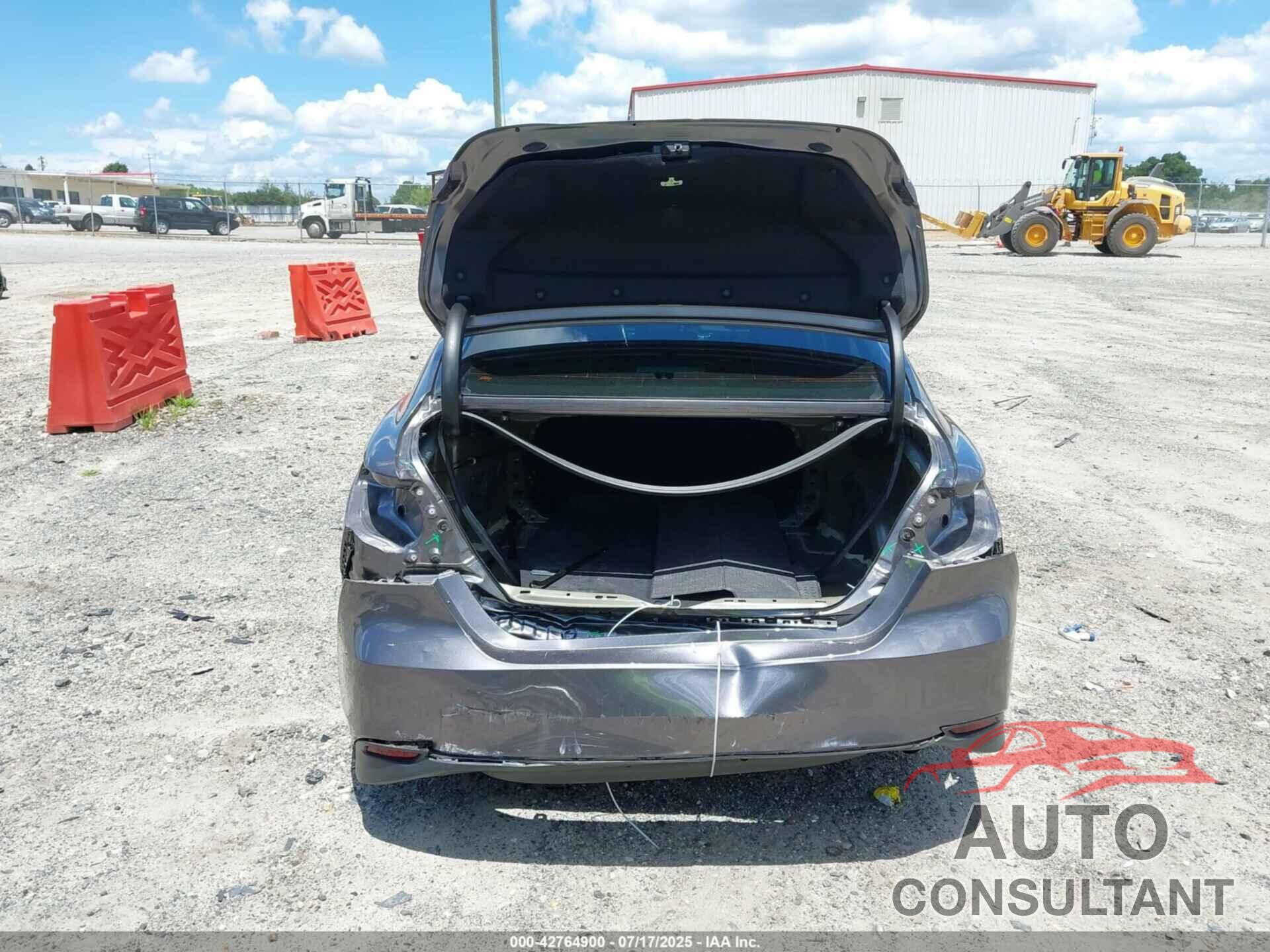 TOYOTA CAMRY 2022 - 4T1C11AK5NU644119