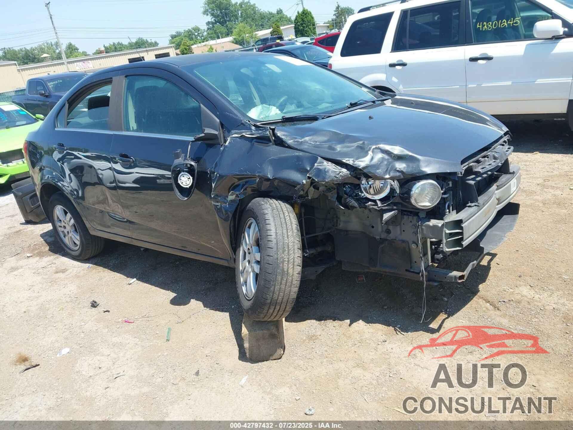 CHEVROLET SONIC 2015 - 1G1JC5SG9F4100286