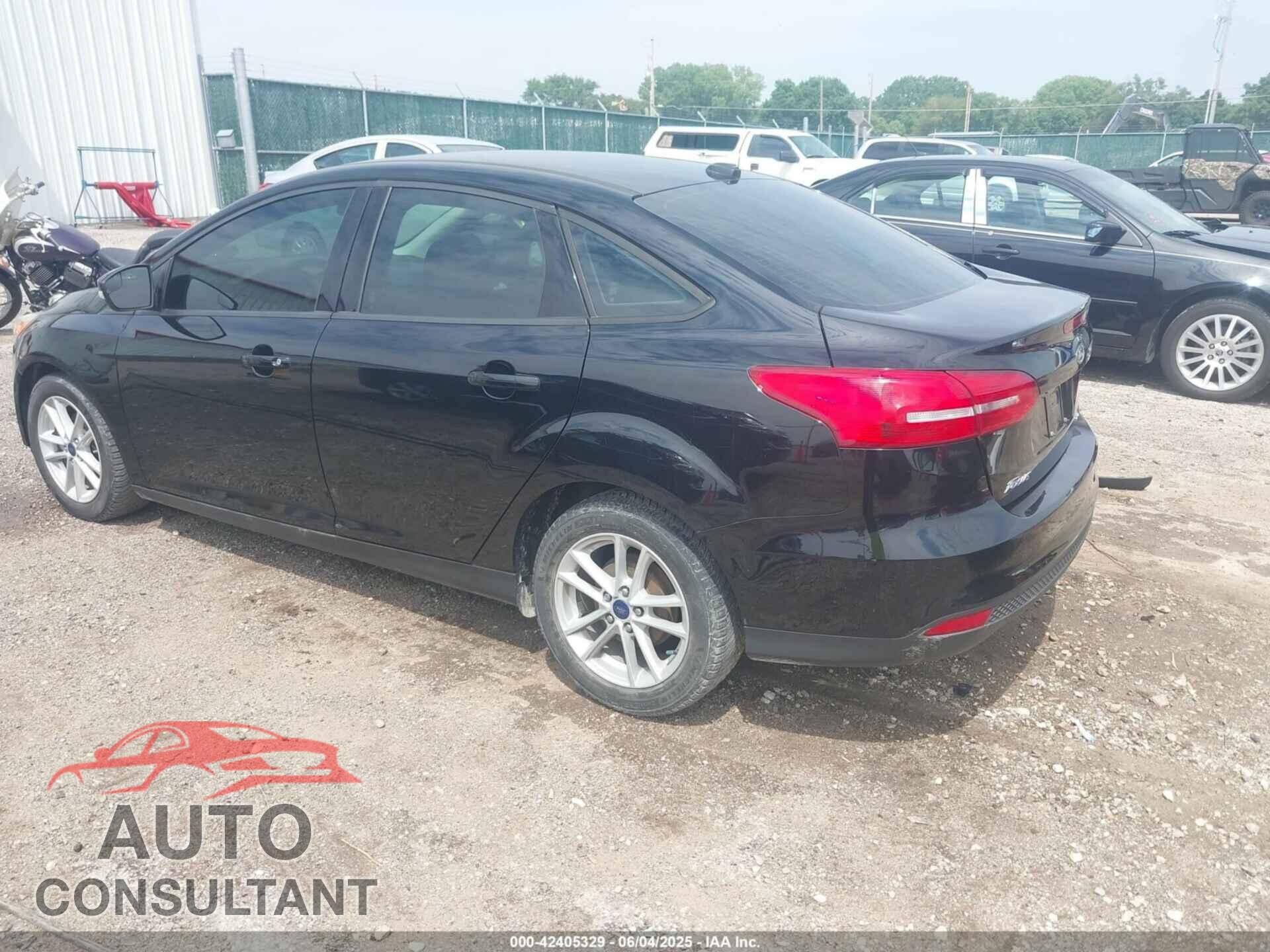 FORD FOCUS 2017 - 1FADP3F26HL270910