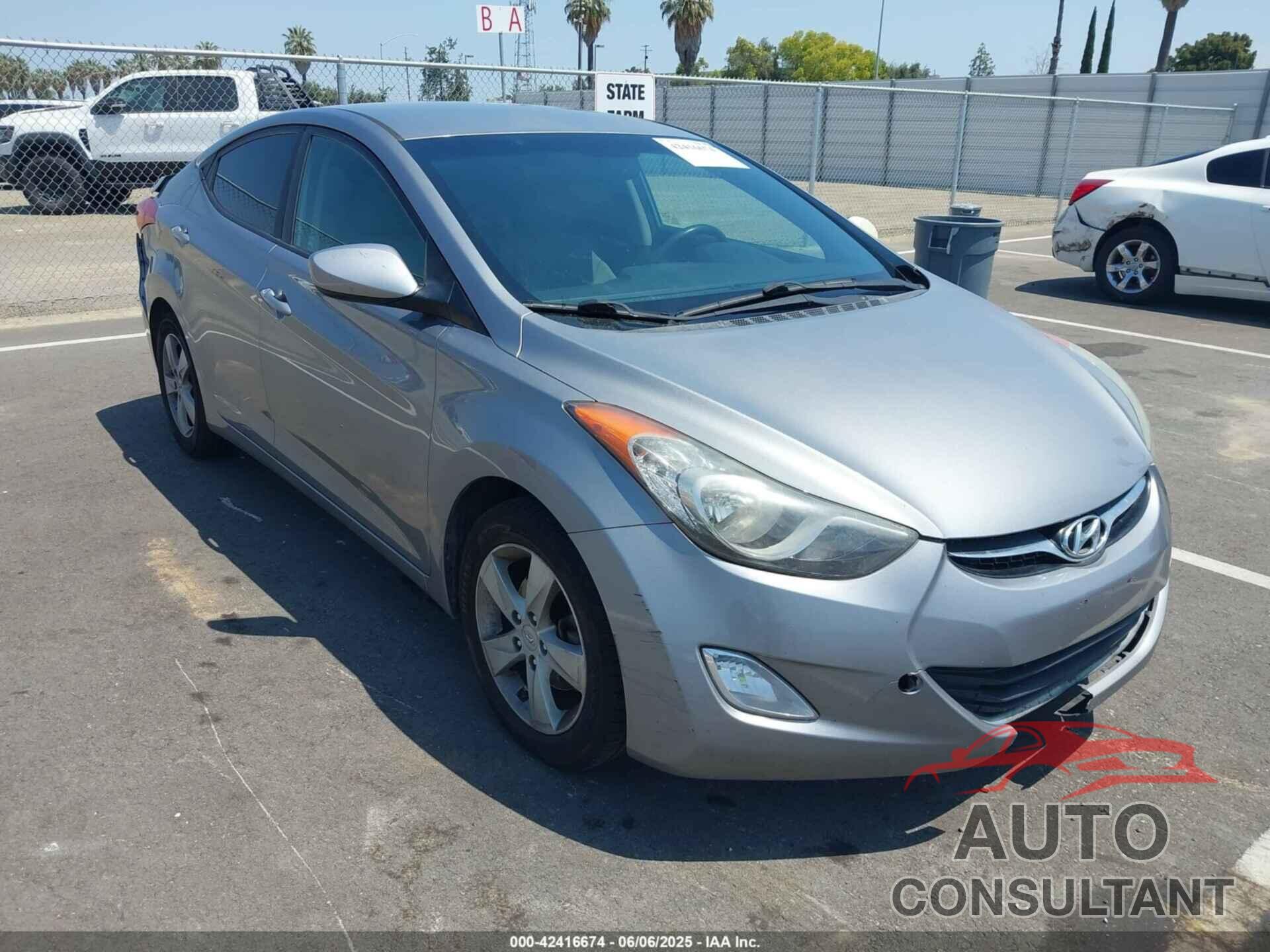 HYUNDAI ELANTRA 2013 - KMHDH4AE2DU917866