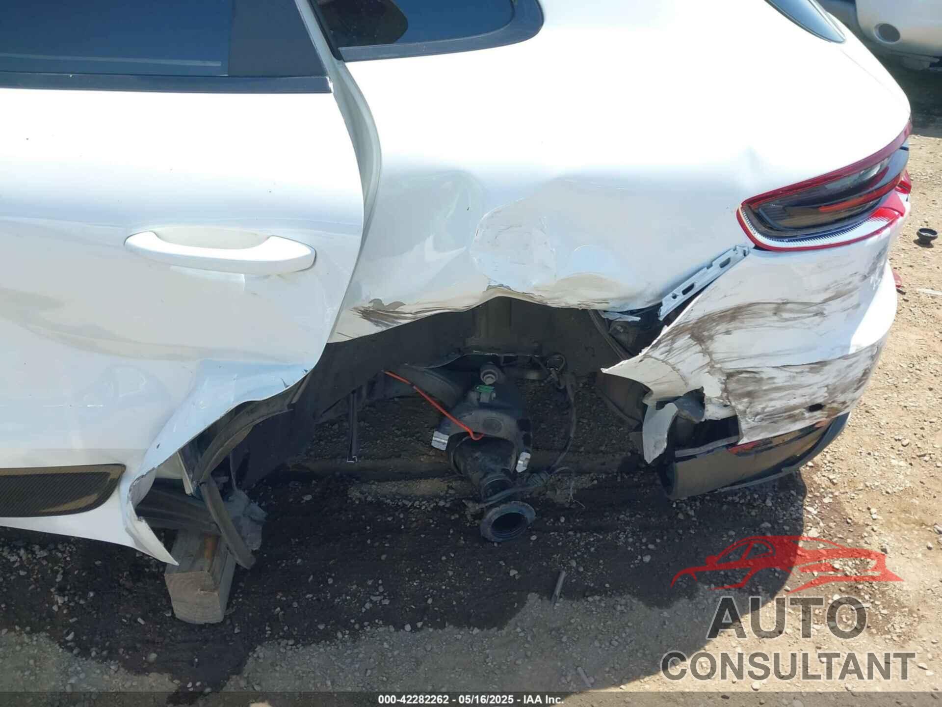 PORSCHE MACAN 2015 - WP1AB2A52FLB59239