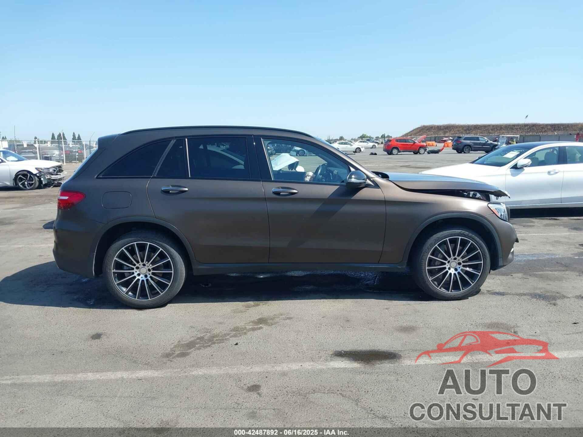 MERCEDES-BENZ GLC 300 2016 - WDC0G4KB8GF002520