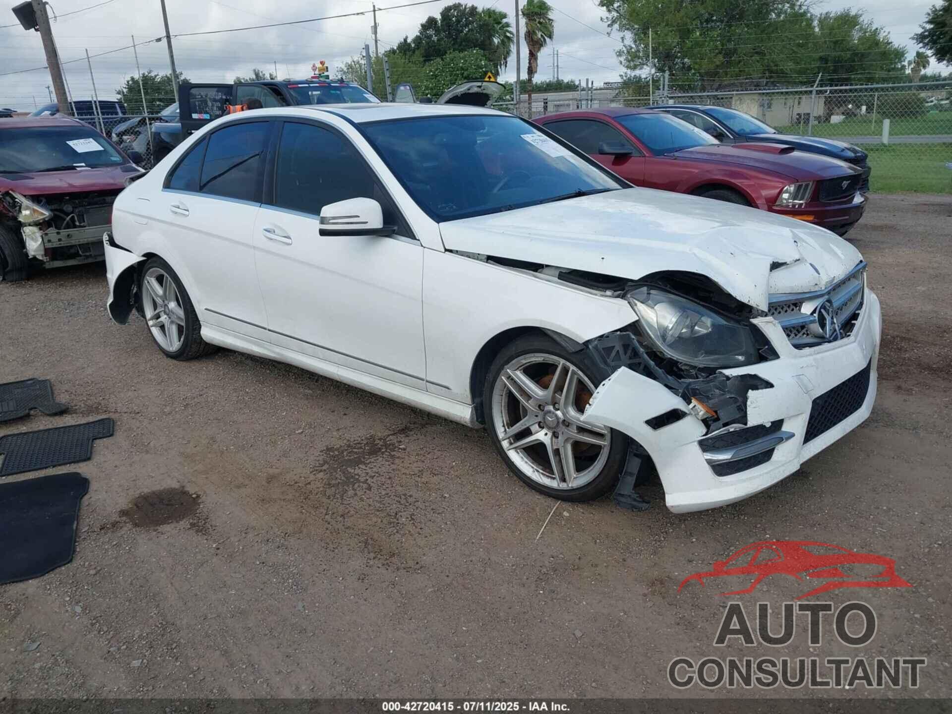 MERCEDES-BENZ C 2013 - WDDGF4HB9DA785781