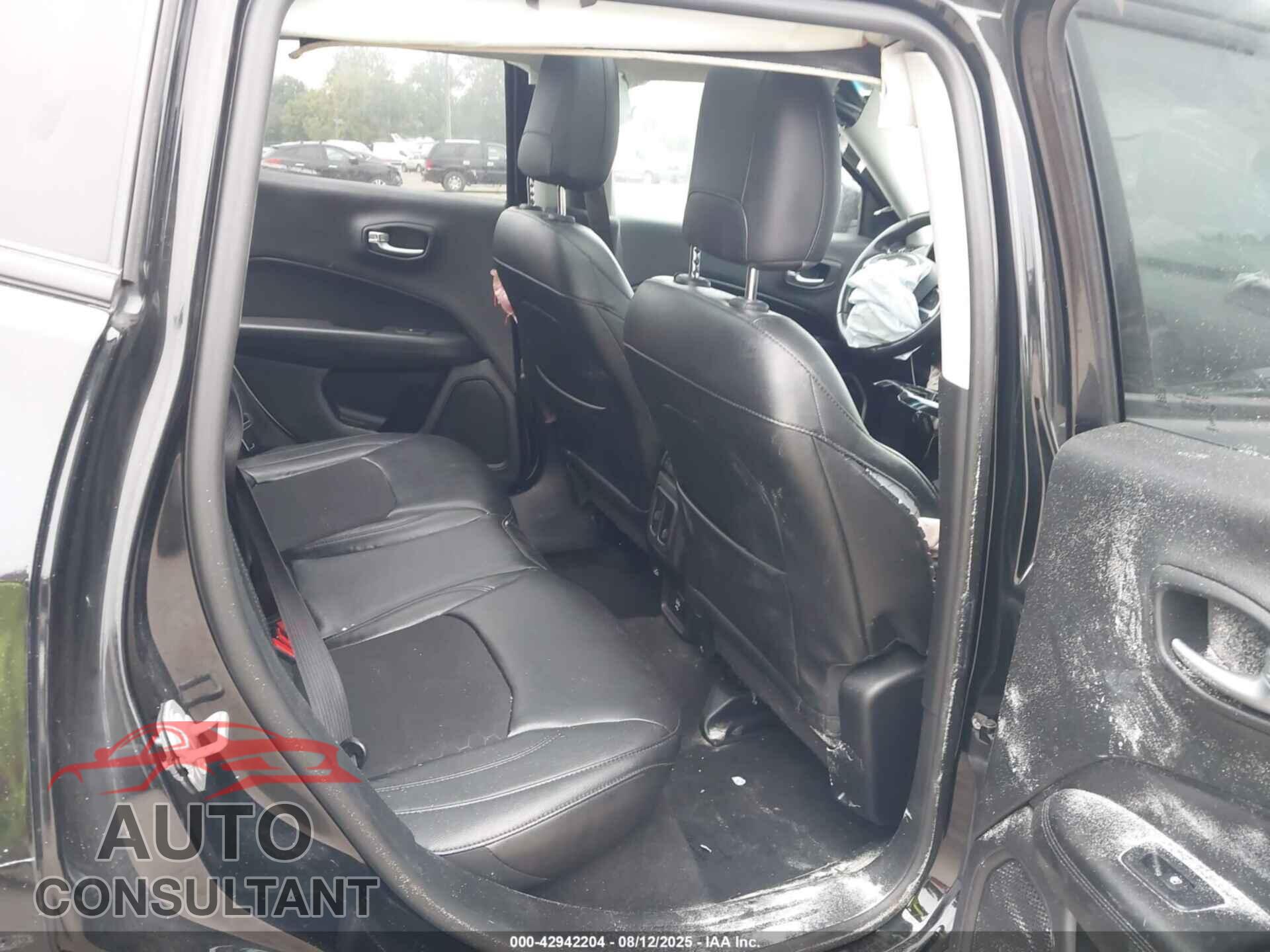 JEEP COMPASS 2018 - 3C4NJDBB1JT492552