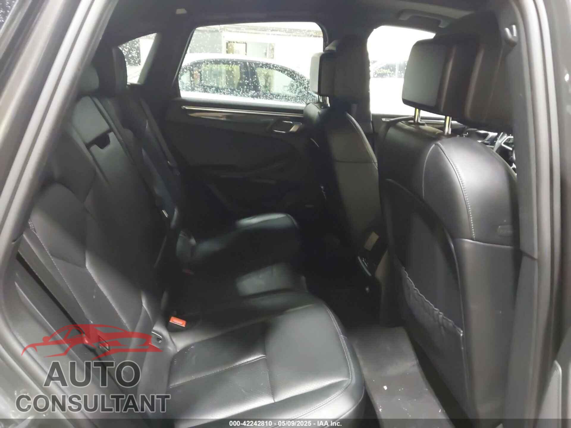 PORSCHE MACAN 2015 - WP1AB2A55FLB72230