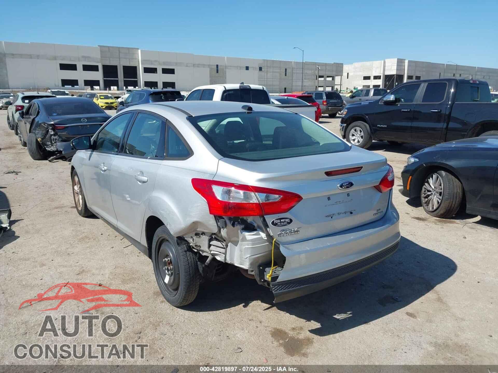 FORD FOCUS 2014 - 1FADP3F29EL428569