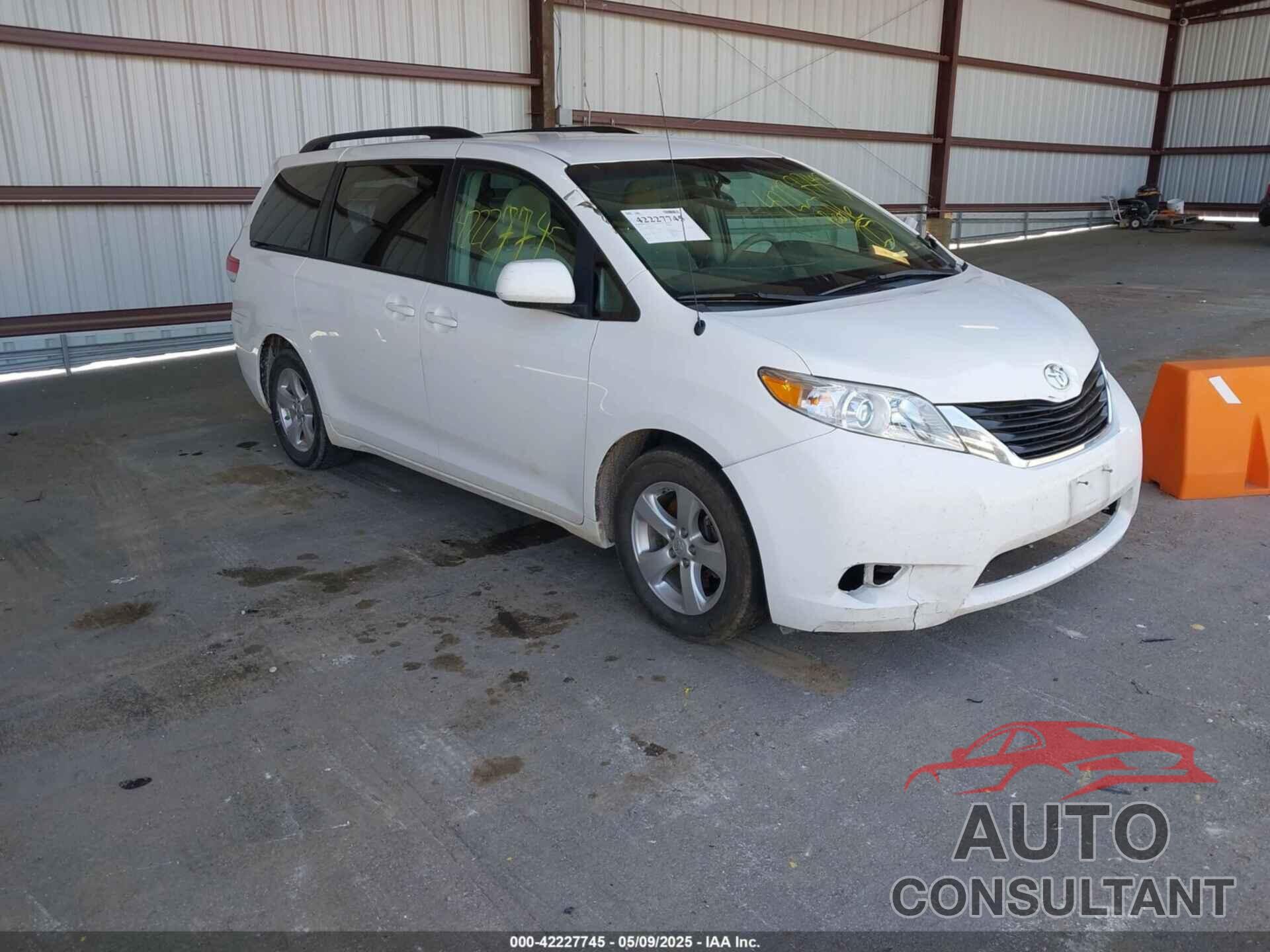 TOYOTA SIENNA 2014 - 5TDKK3DC2ES434546