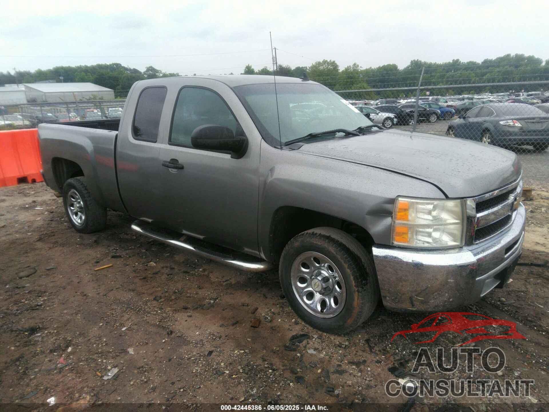 CHEVROLET SILVERADO 1500 2013 - 1GCRCSE08DZ365806