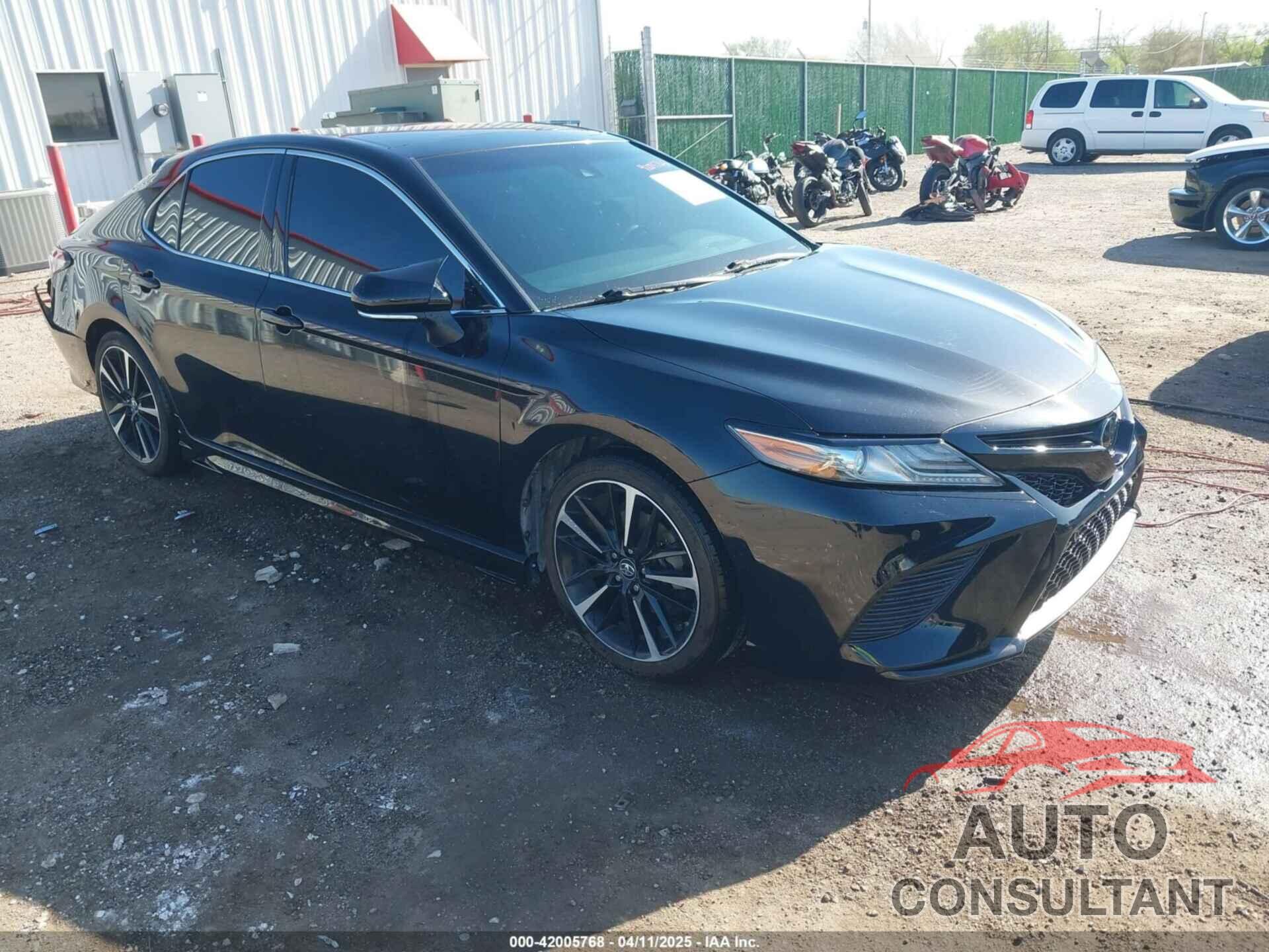 TOYOTA CAMRY 2018 - 4T1B61HK6JU126016