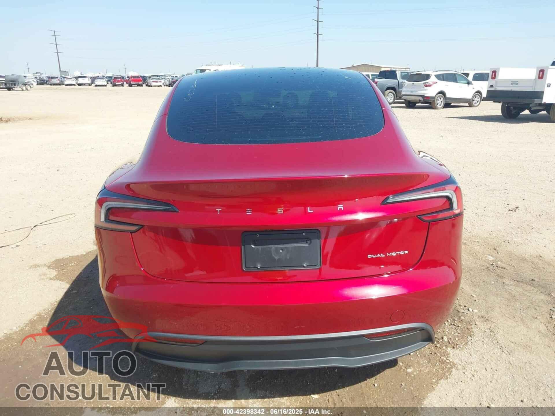 TESLA MODEL 3 2024 - 5YJ3E1EB2RF800621