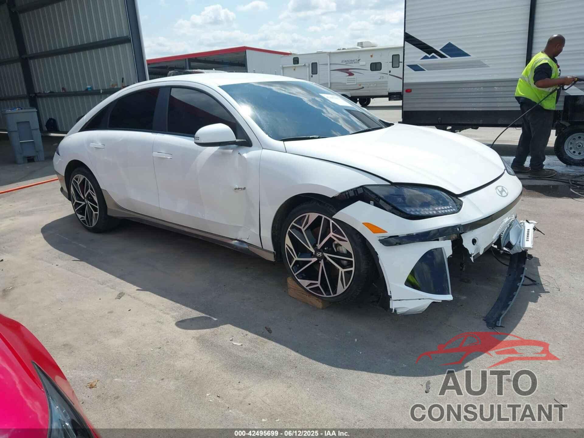 HYUNDAI IONIQ 6 2023 - KMHM34AC5PA049011