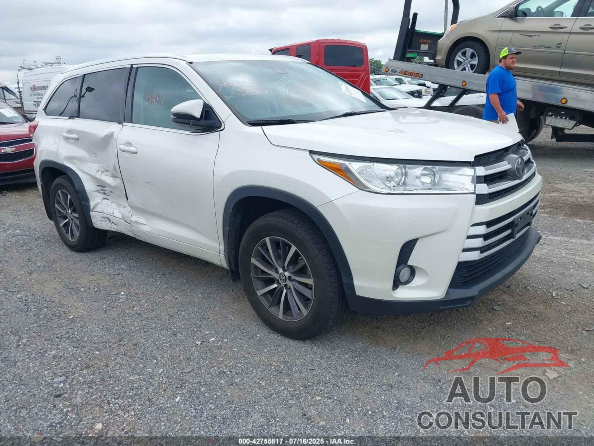 TOYOTA HIGHLANDER 2018 - 5TDJZRFH5JS857358