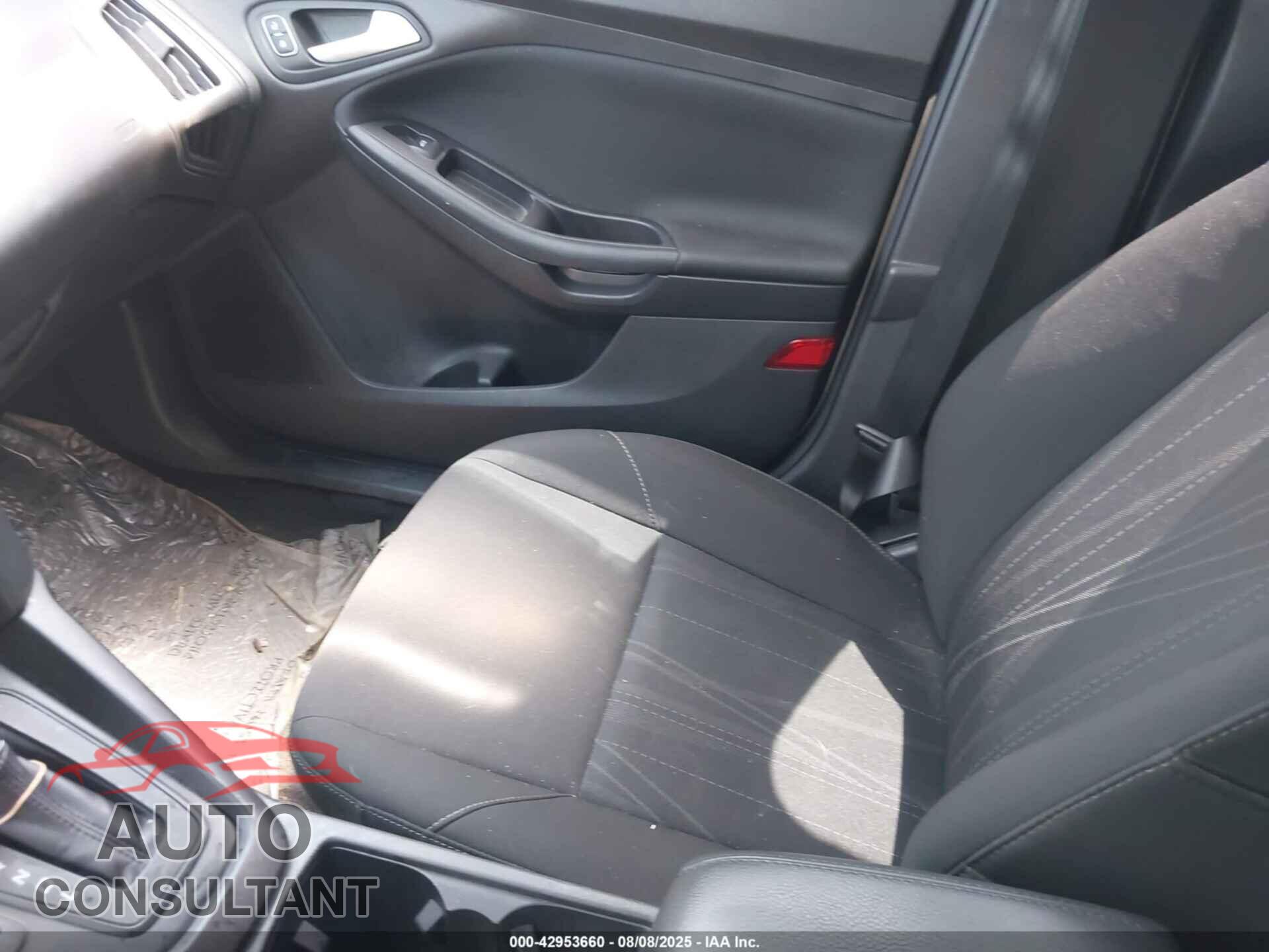 FORD FOCUS 2018 - 1FADP3F29JL329051