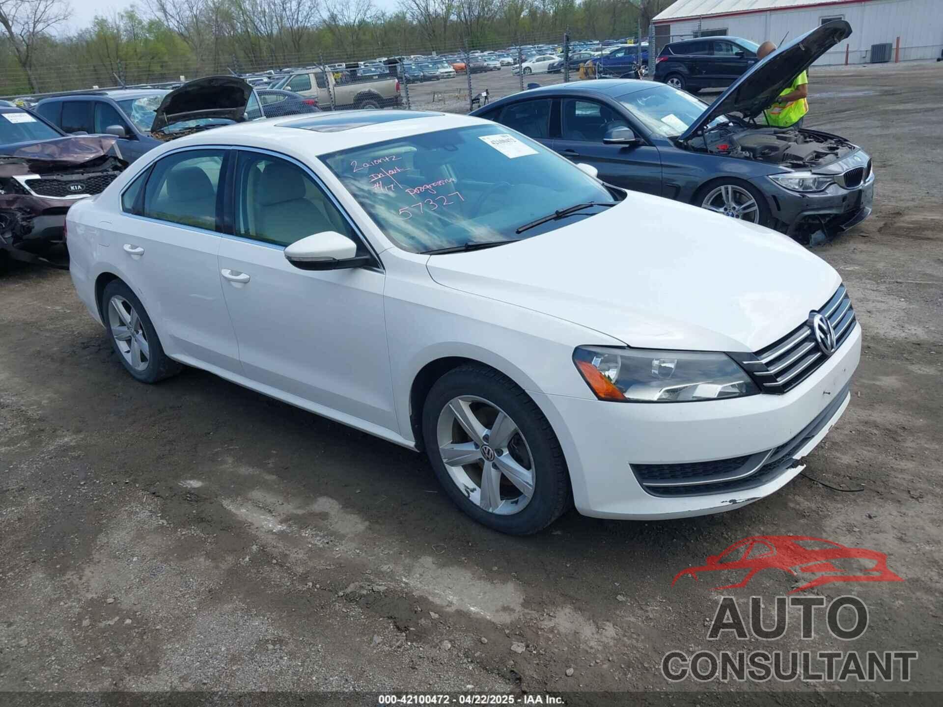 VOLKSWAGEN PASSAT 2012 - 1VWBP7A30CC017600
