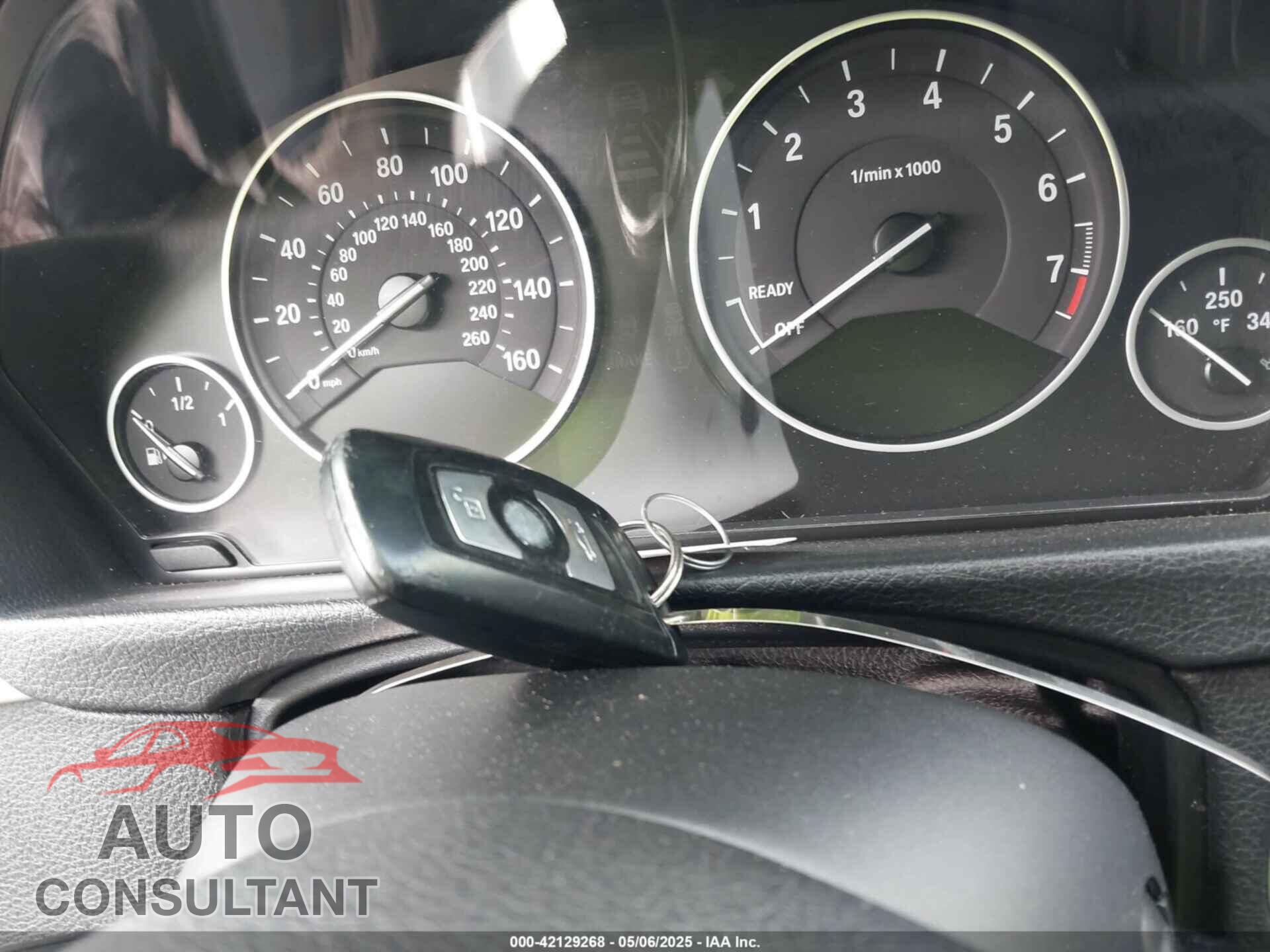 BMW 320I 2013 - WBA3C3C55DF982704