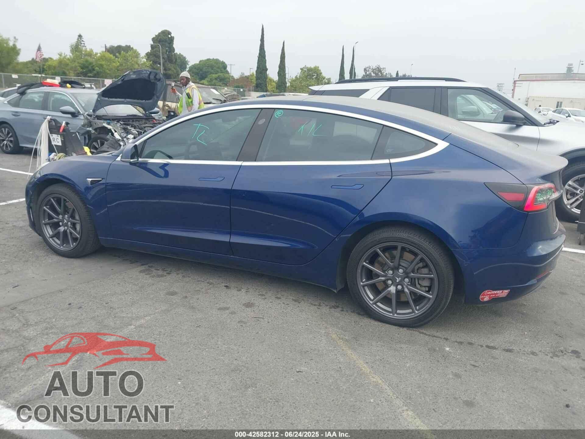 TESLA MODEL 3 2018 - 5YJ3E1EA4JF044608