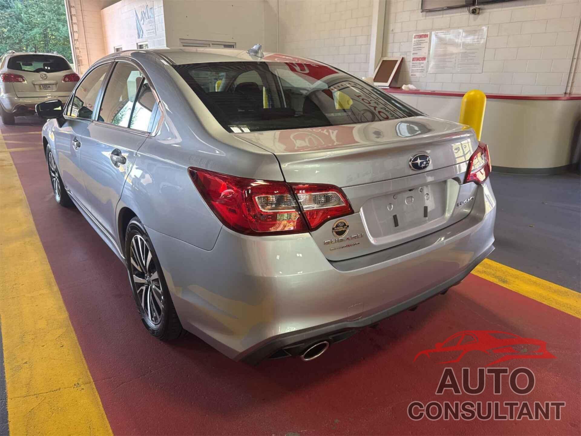 SUBARU LEGACY 2018 - 4S3BNAF60J3019269