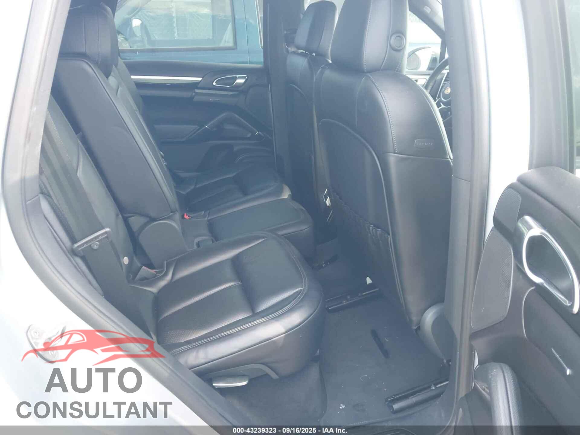 PORSCHE CAYENNE 2017 - WP1AA2A22HKA82454