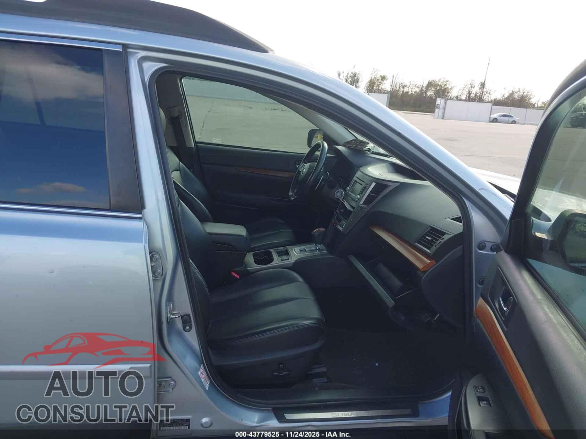 SUBARU OUTBACK 2014 - 4S4BRCLC4E3267763