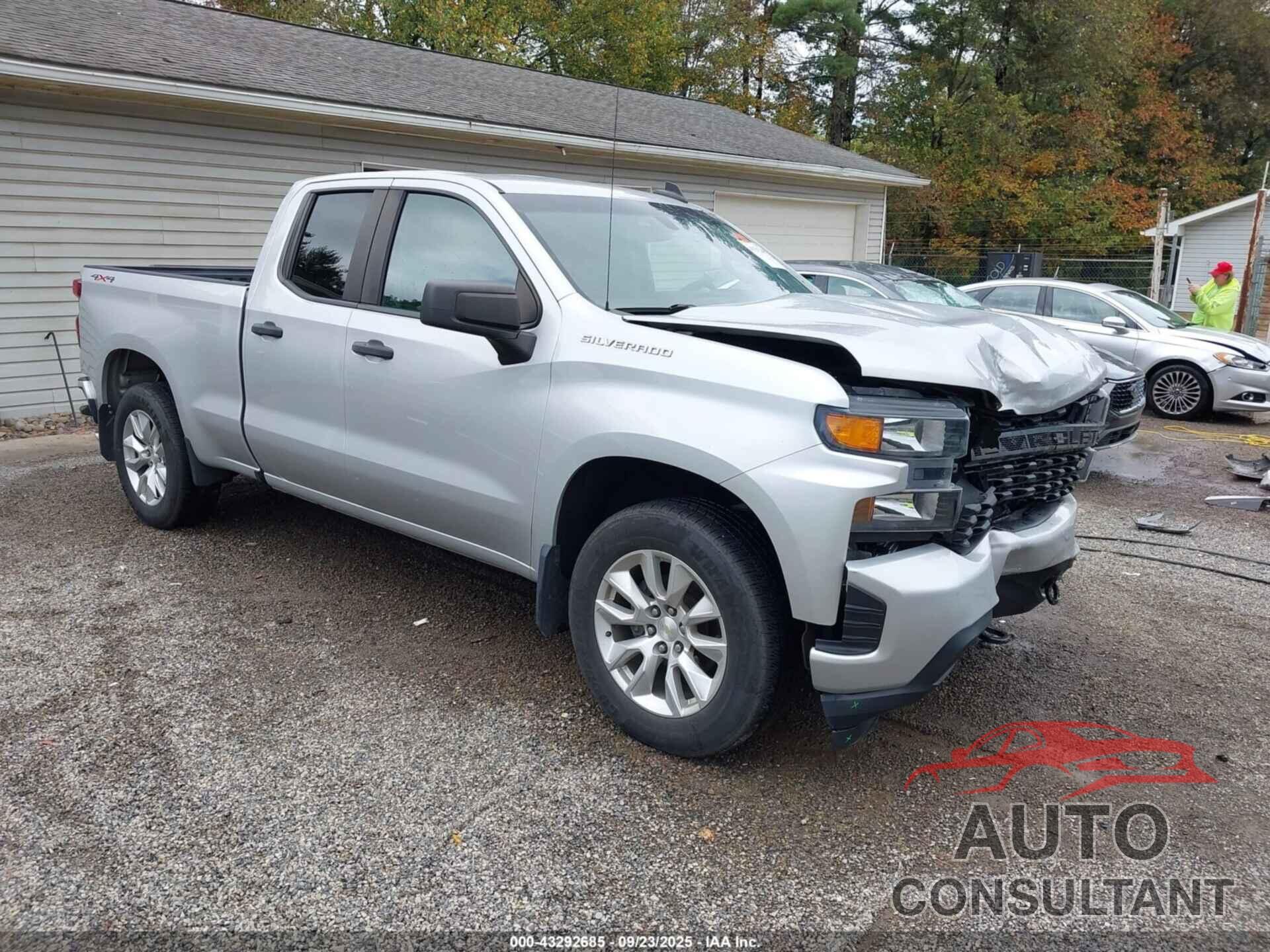 CHEVROLET SILVERADO 1500 2020 - 1GCRYBEH3LZ339684