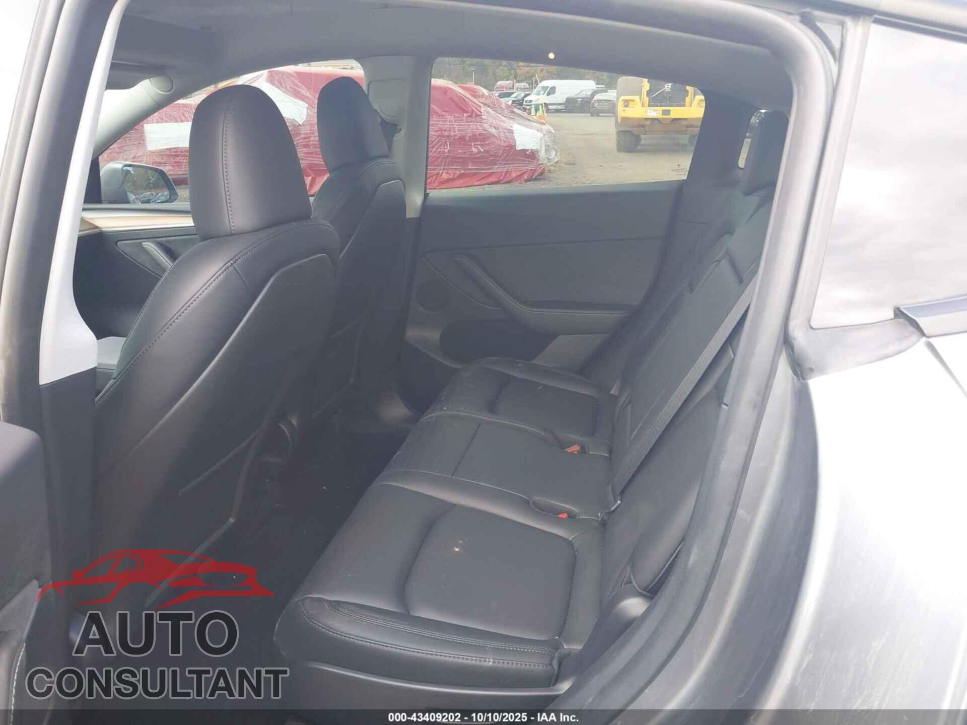 TESLA MODEL Y 2024 - 7SAYGAEE3RF133068