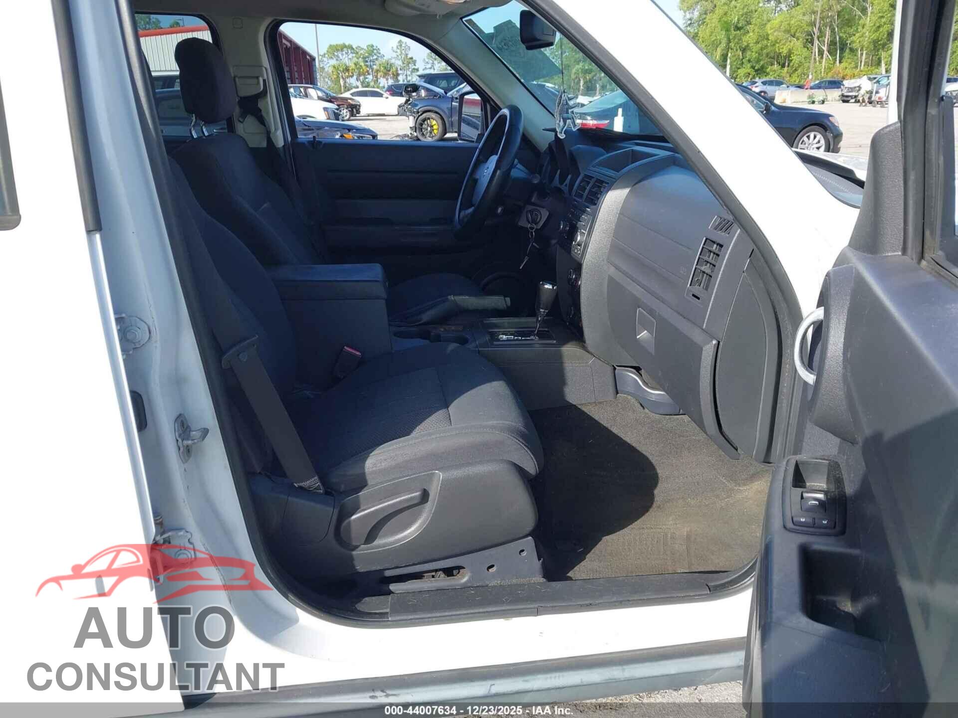 DODGE NITRO 2011 - 1D4PT4GX8BW512284