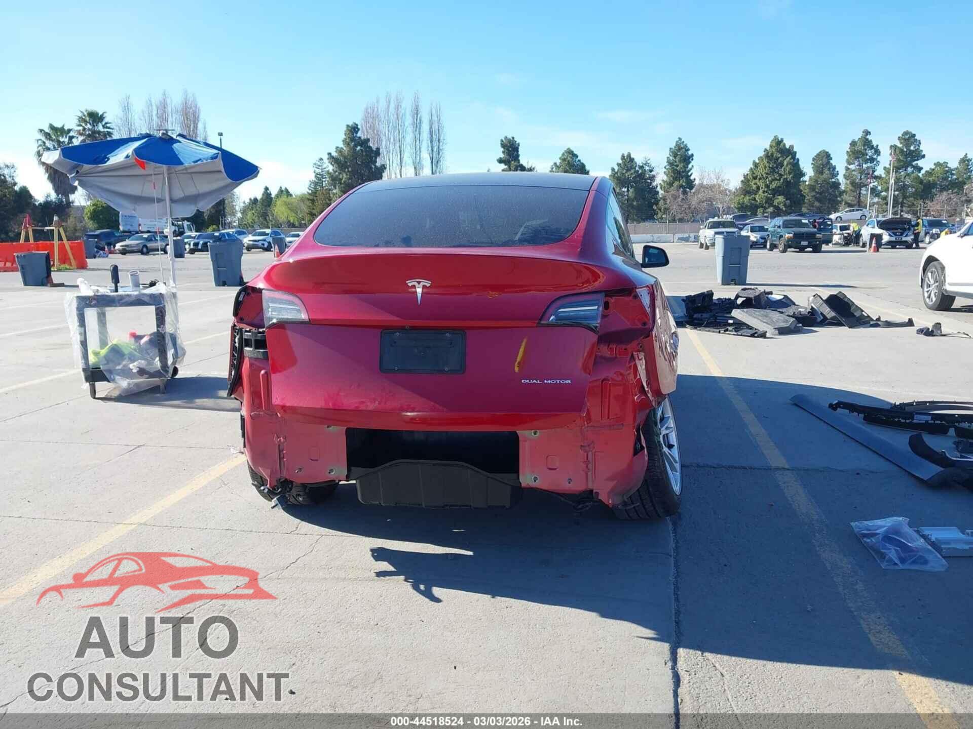 TESLA MODEL Y 2021 - 5YJYGDEE2MF070794