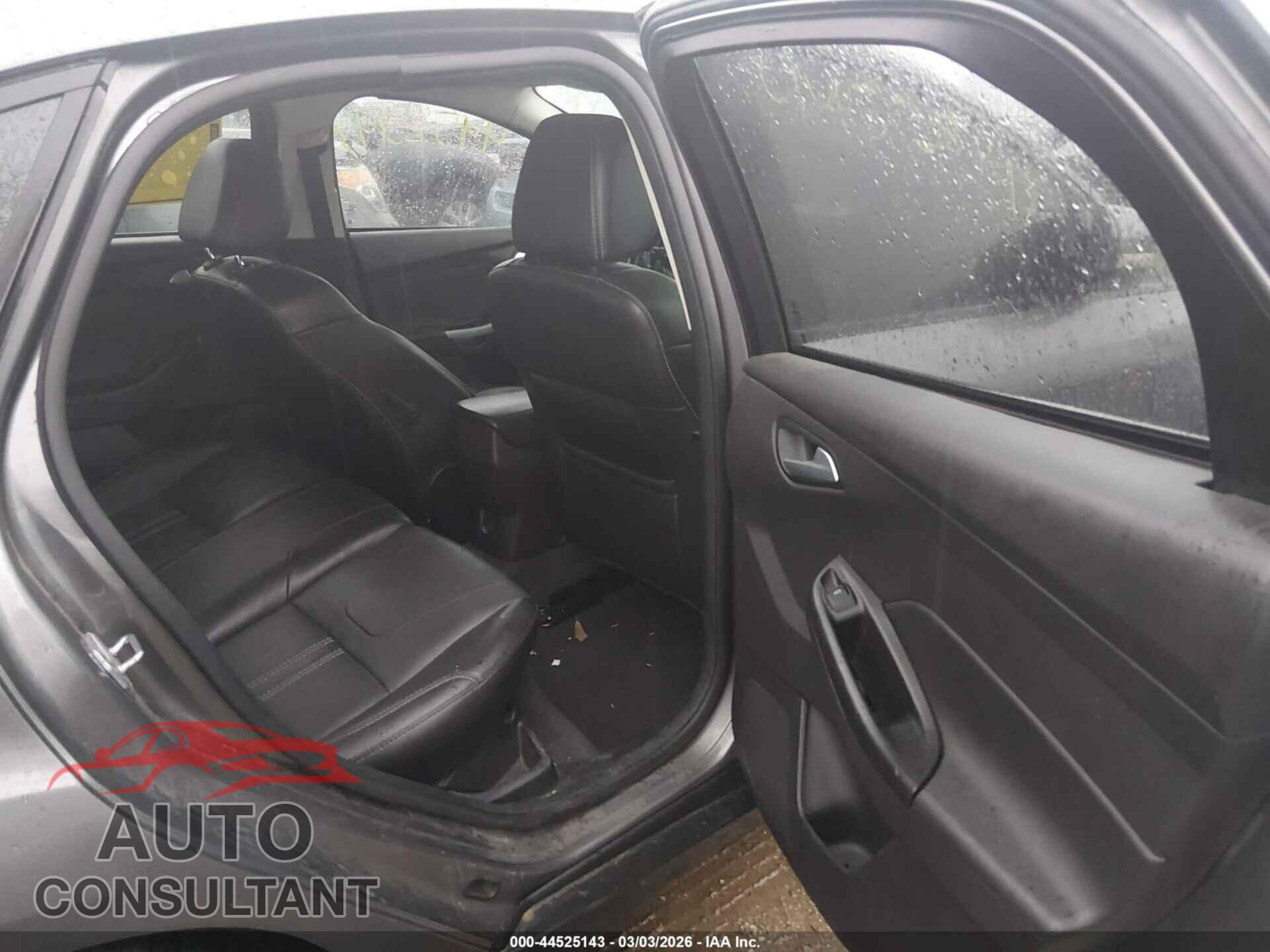 FORD FOCUS 2014 - 1FADP3F22EL216449