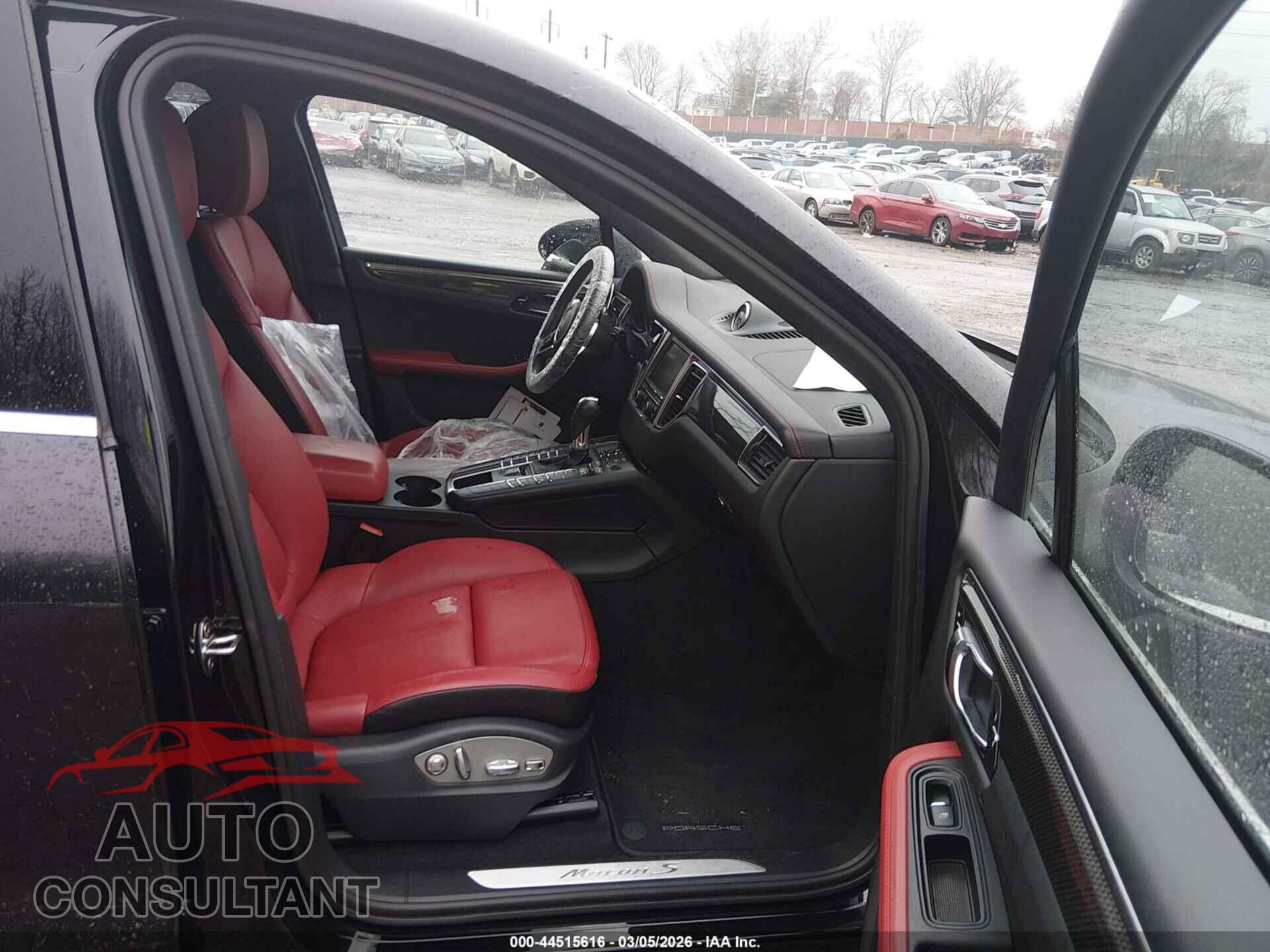 PORSCHE MACAN 2015 - WP1AB2A59FLB68441